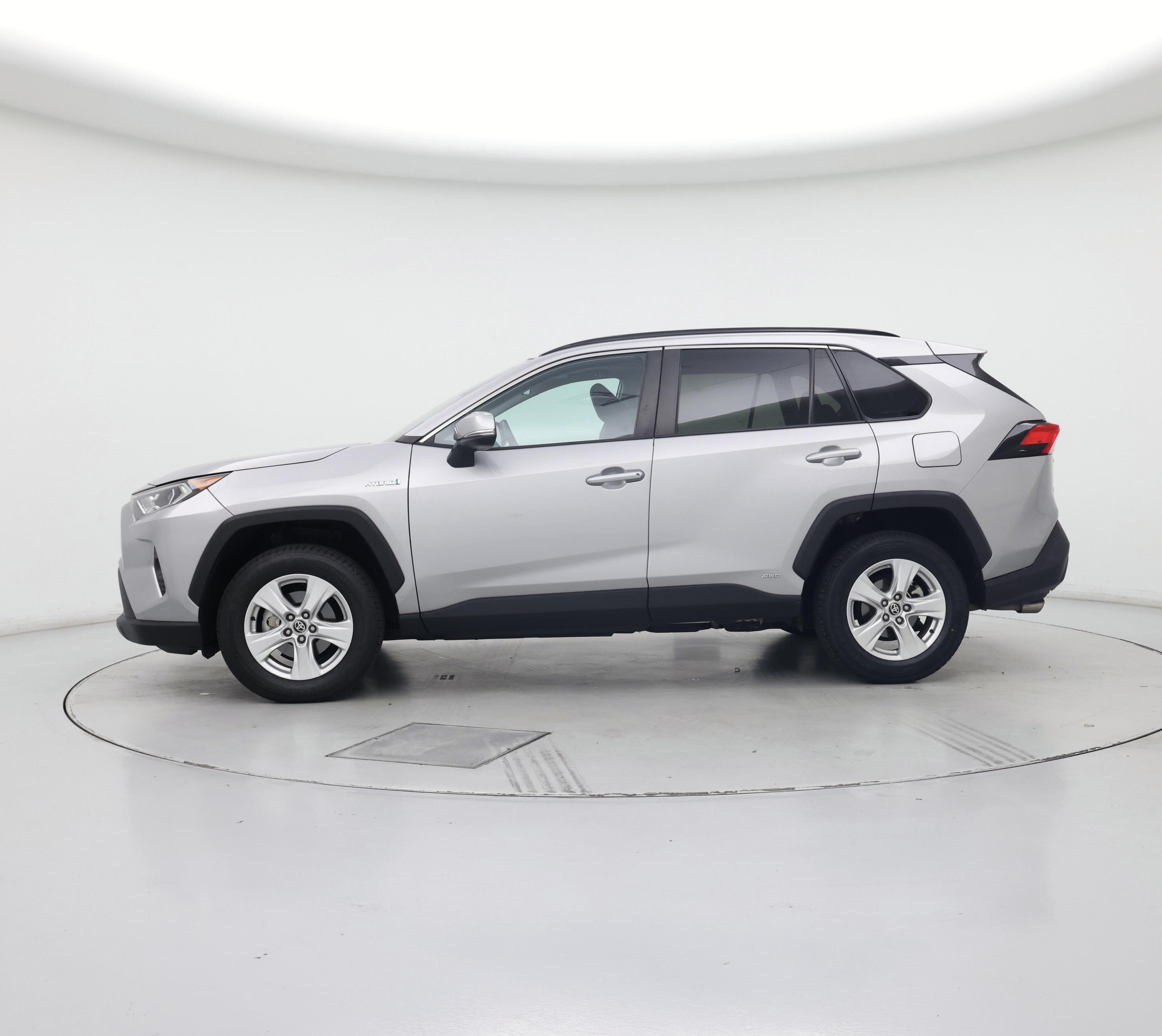 Thumbnail: 2021 Toyota RAV4 - 3