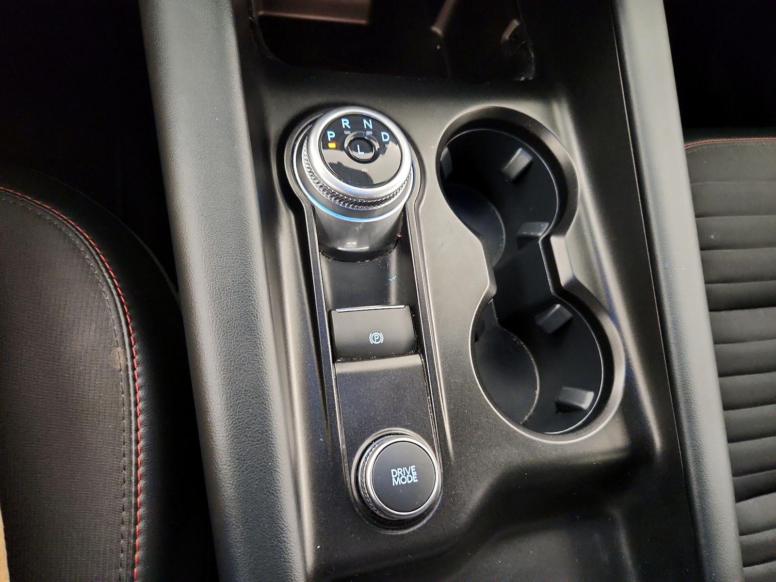 2025 Ford Explorer ST-LINE - Photo 18