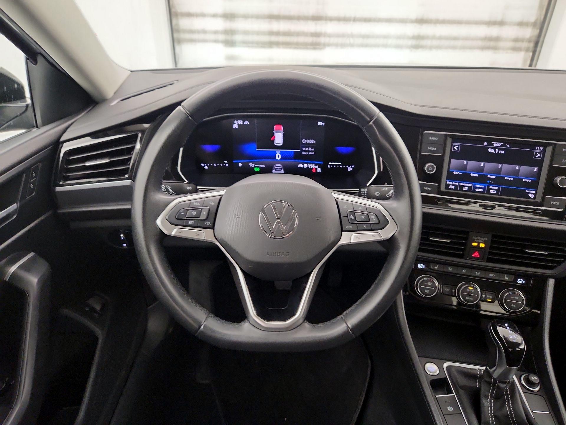 Thumbnail: 2024 Volkswagen Jetta - 10