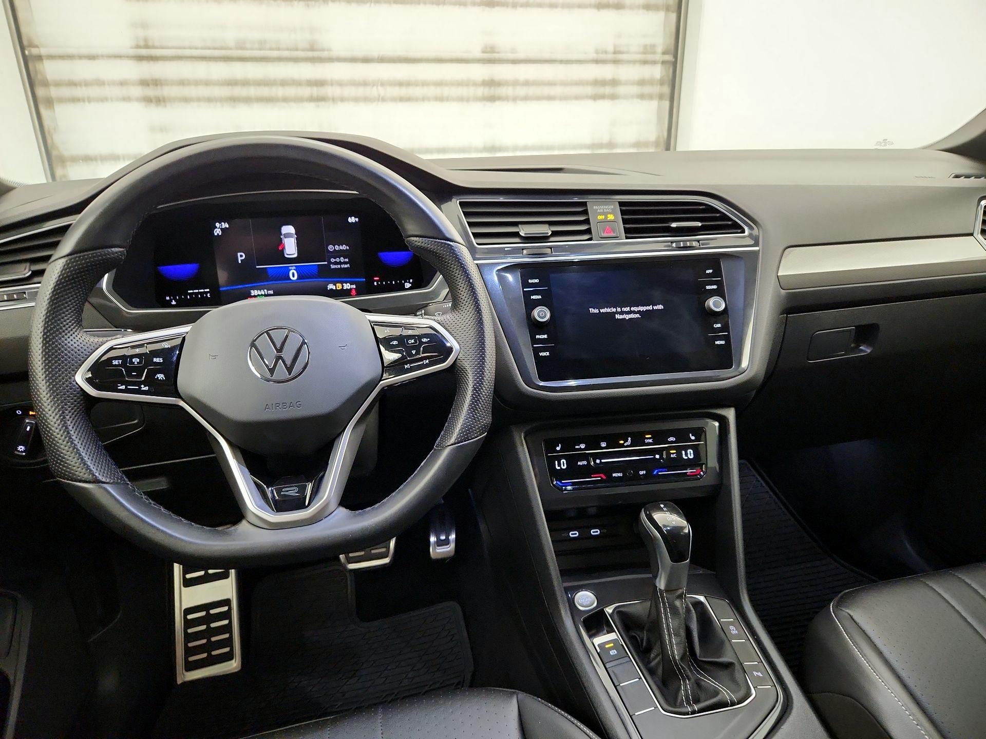 Thumbnail: 2022 Volkswagen Tiguan - 9