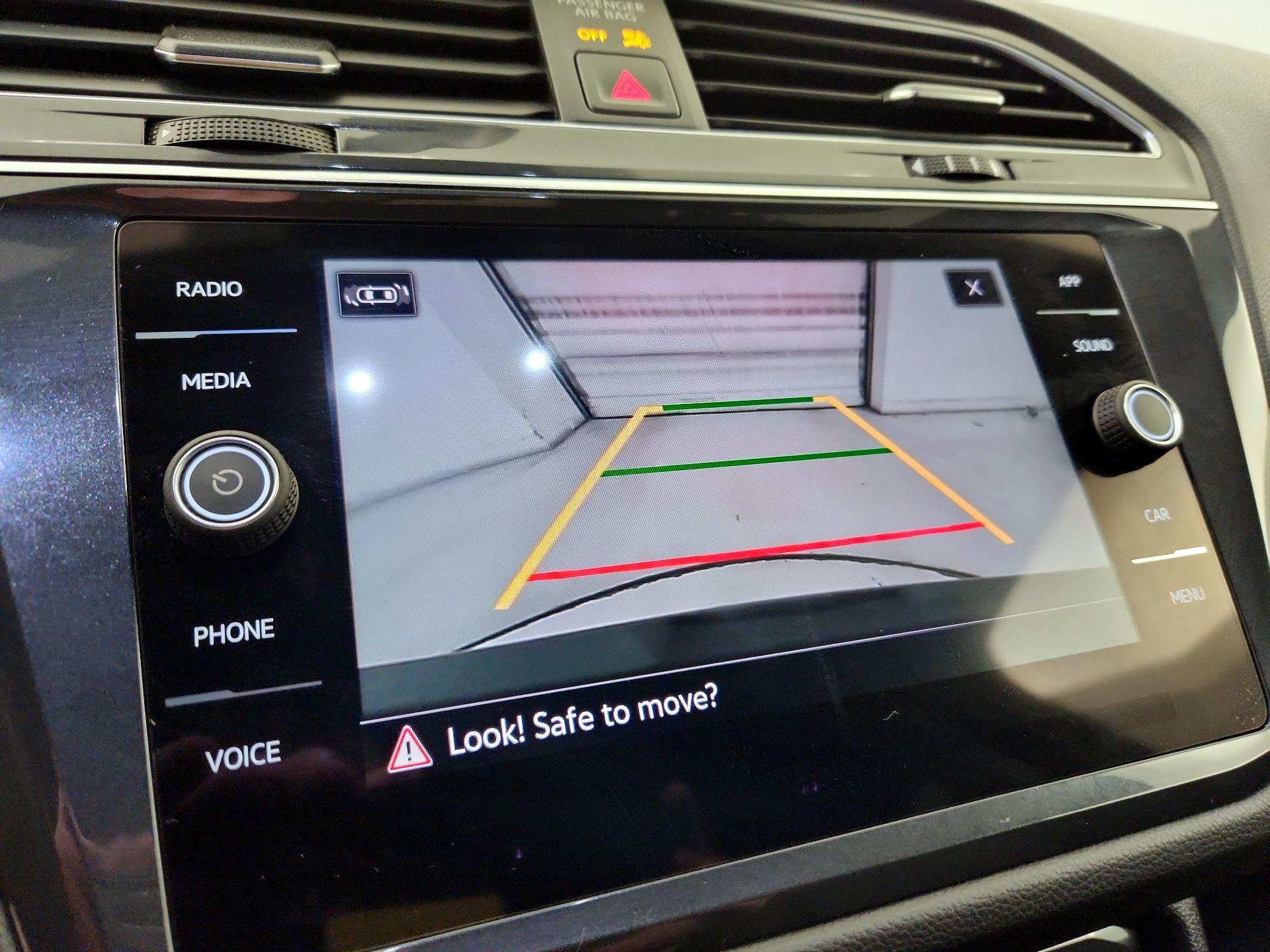 Thumbnail: 2022 Volkswagen Tiguan - 14