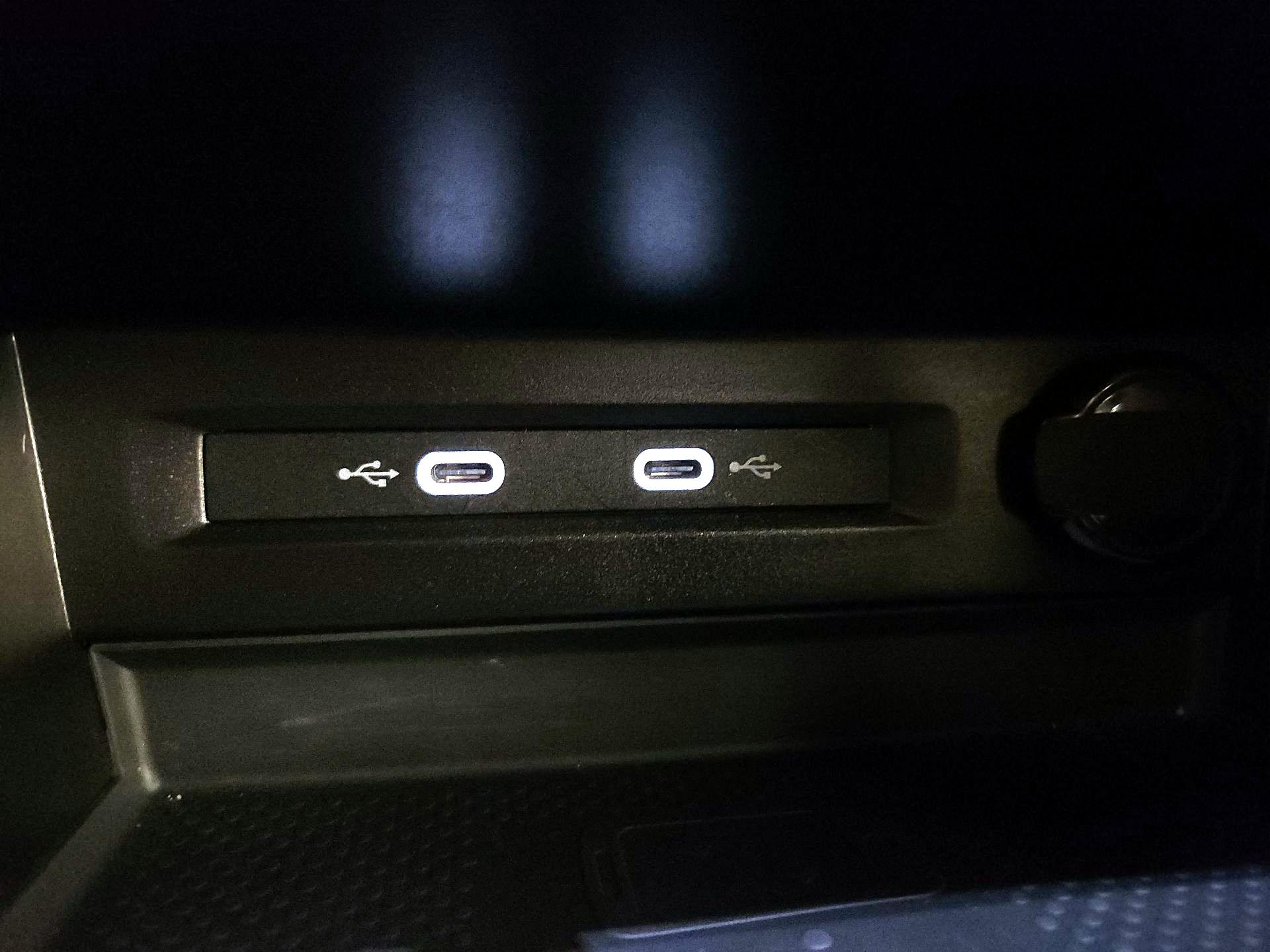 Thumbnail: 2022 Volkswagen Tiguan - 18