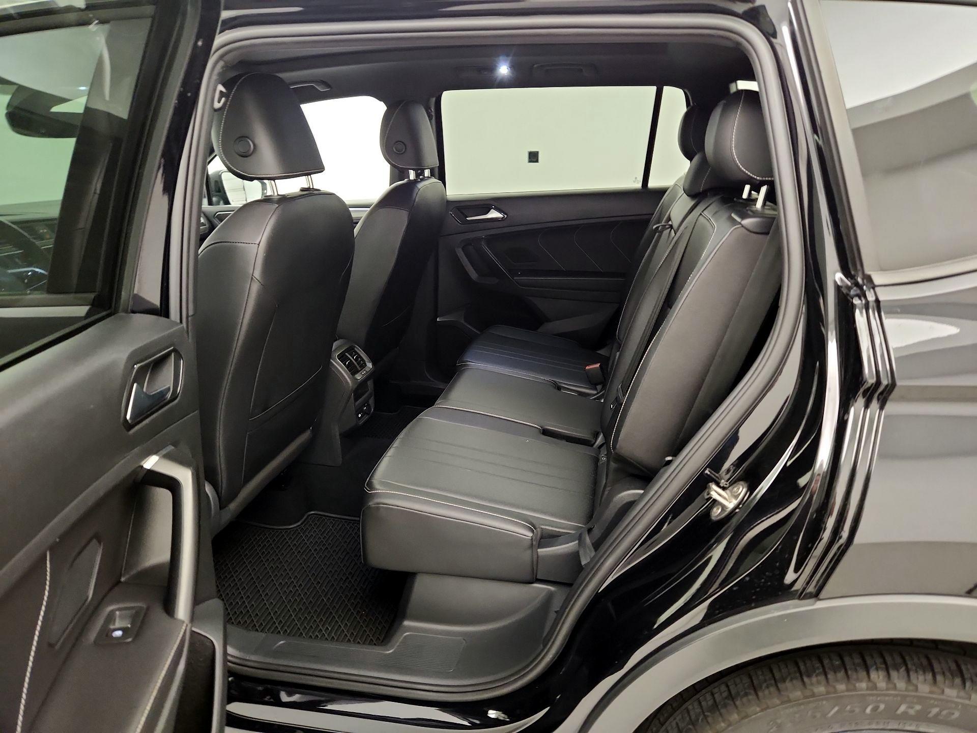 Thumbnail: 2022 Volkswagen Tiguan - 20