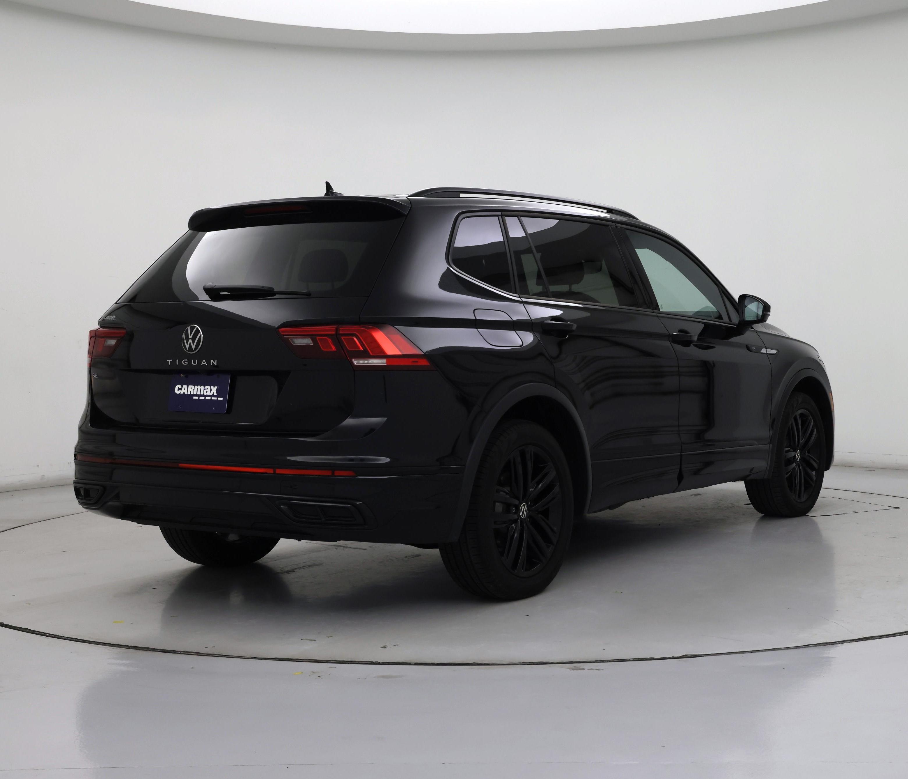 Thumbnail: 2022 Volkswagen Tiguan - 8