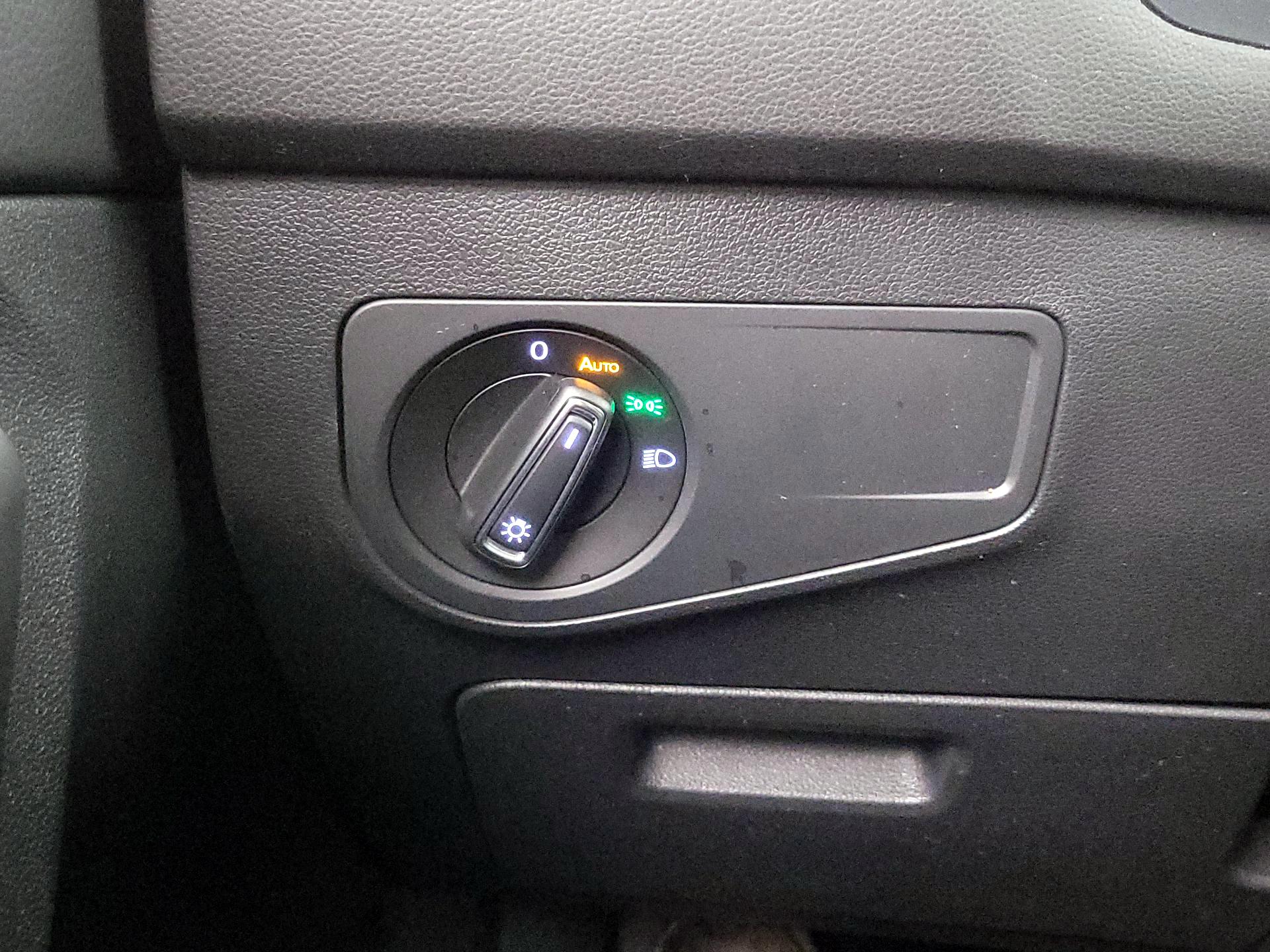 Thumbnail: 2023 Volkswagen Tiguan - 13