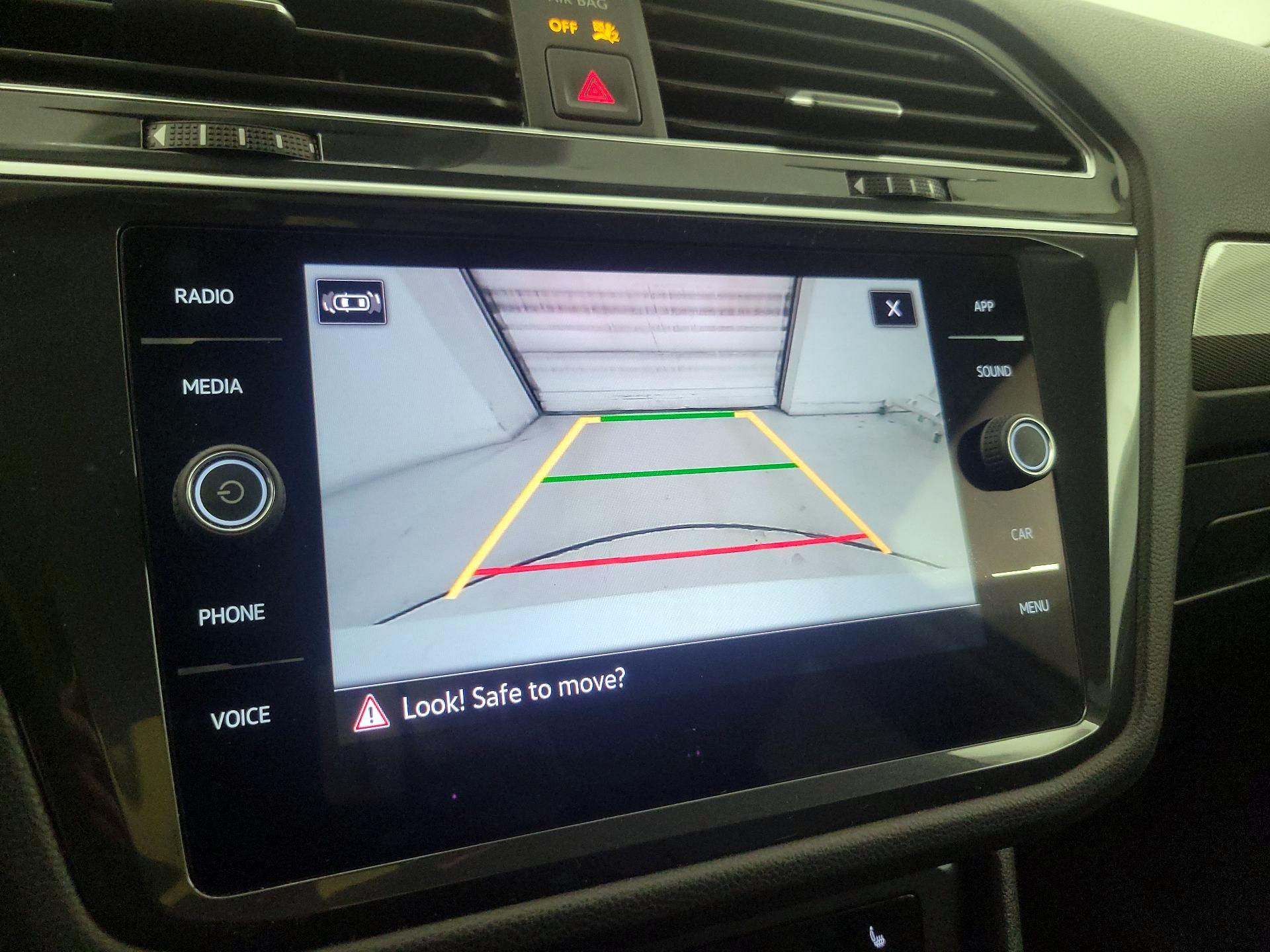 Thumbnail: 2023 Volkswagen Tiguan - 14