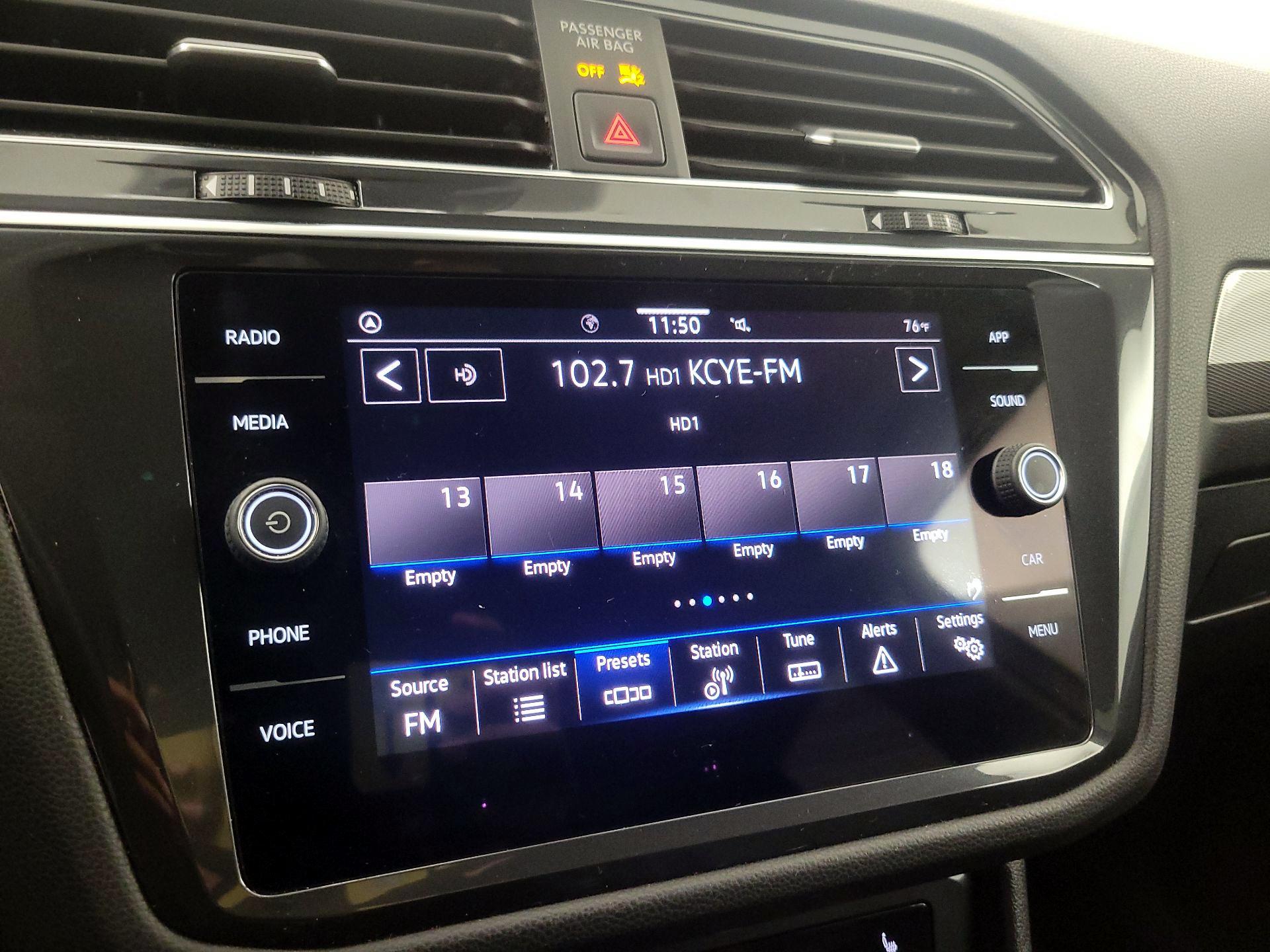 Thumbnail: 2023 Volkswagen Tiguan - 15