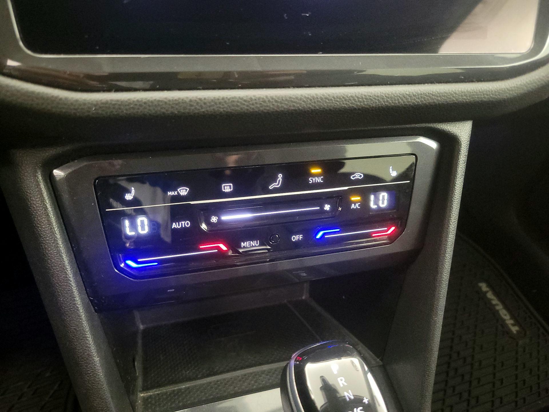 Thumbnail: 2023 Volkswagen Tiguan - 16