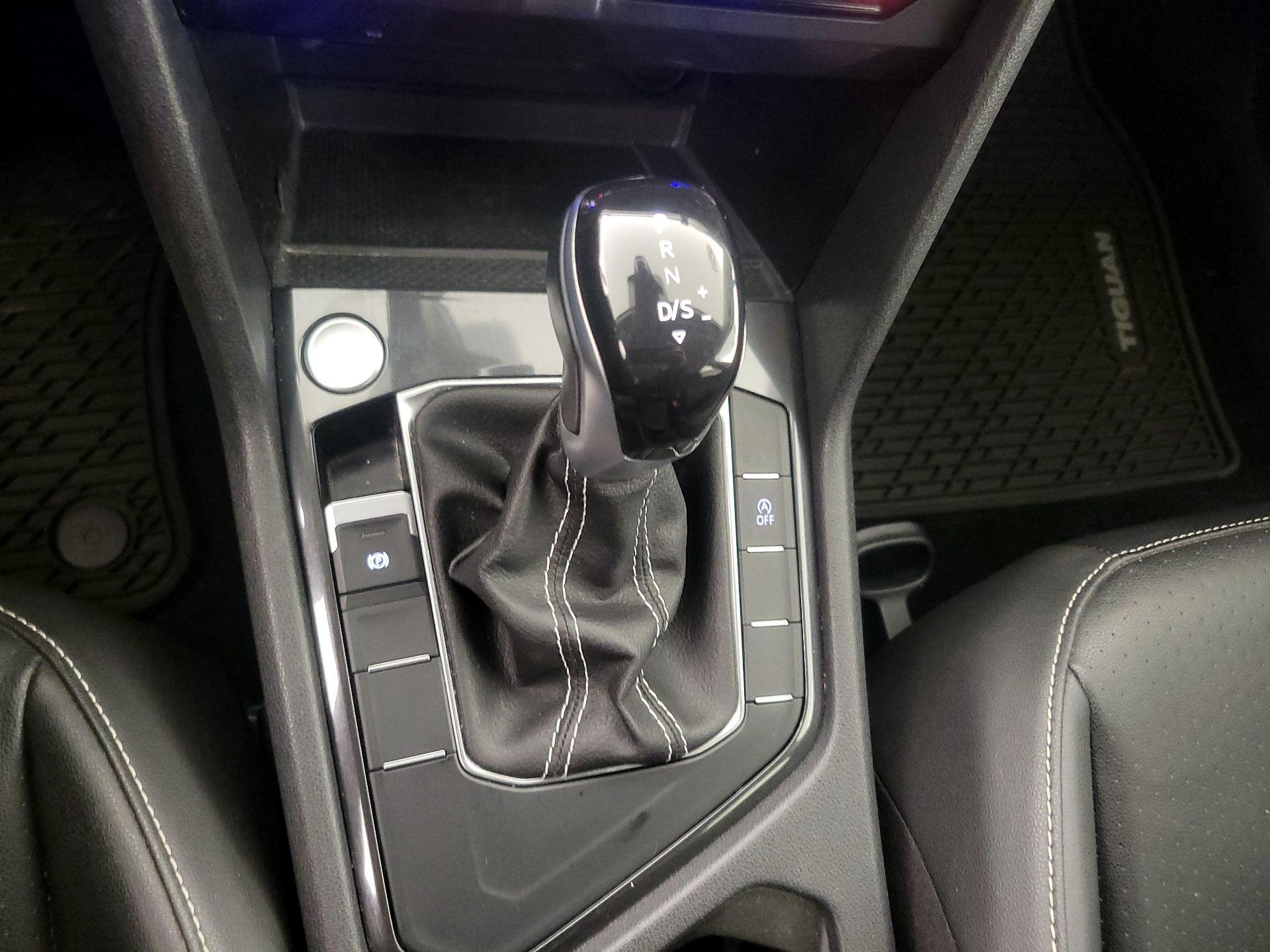 Thumbnail: 2023 Volkswagen Tiguan - 17