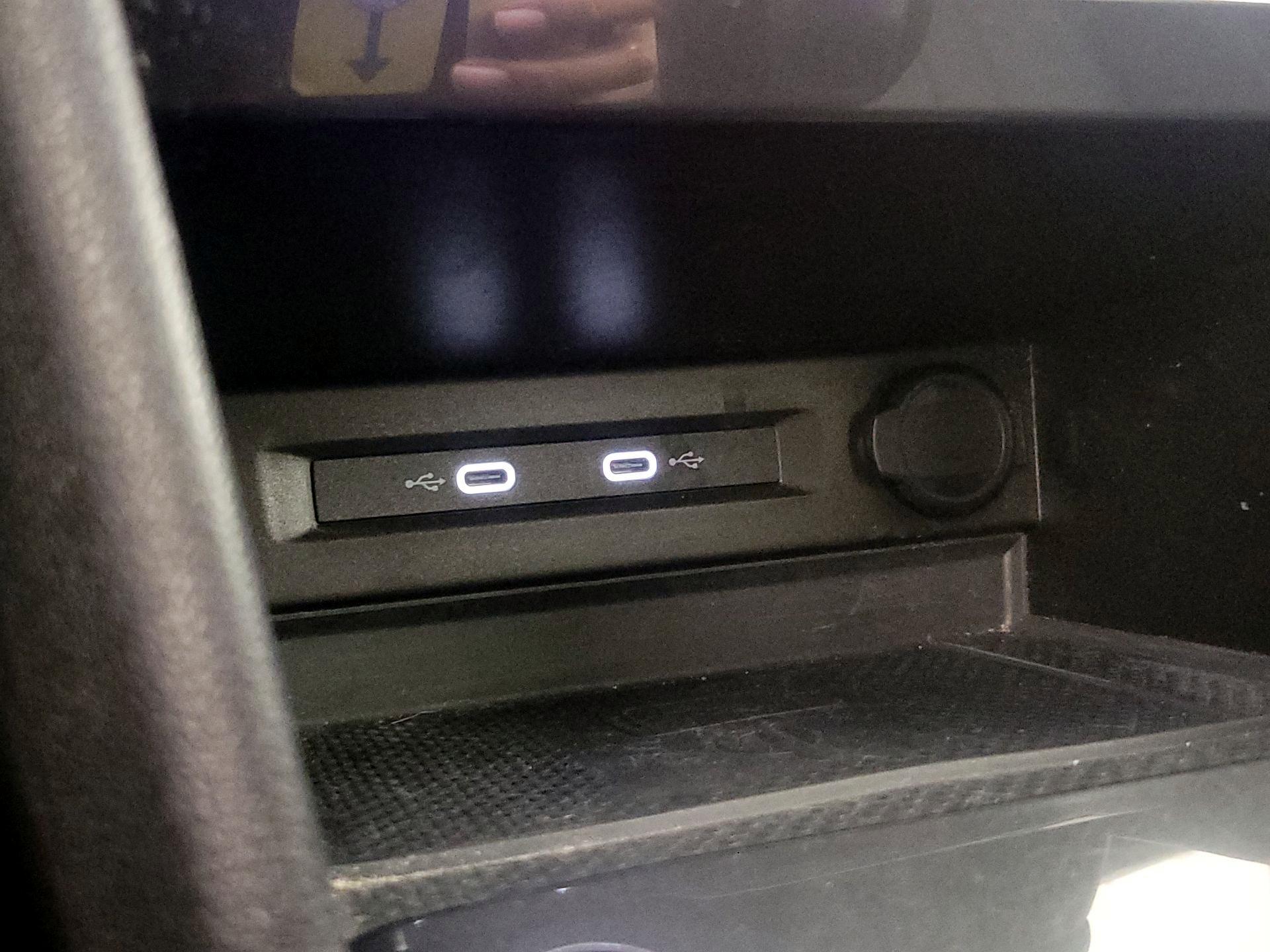 Thumbnail: 2023 Volkswagen Tiguan - 18