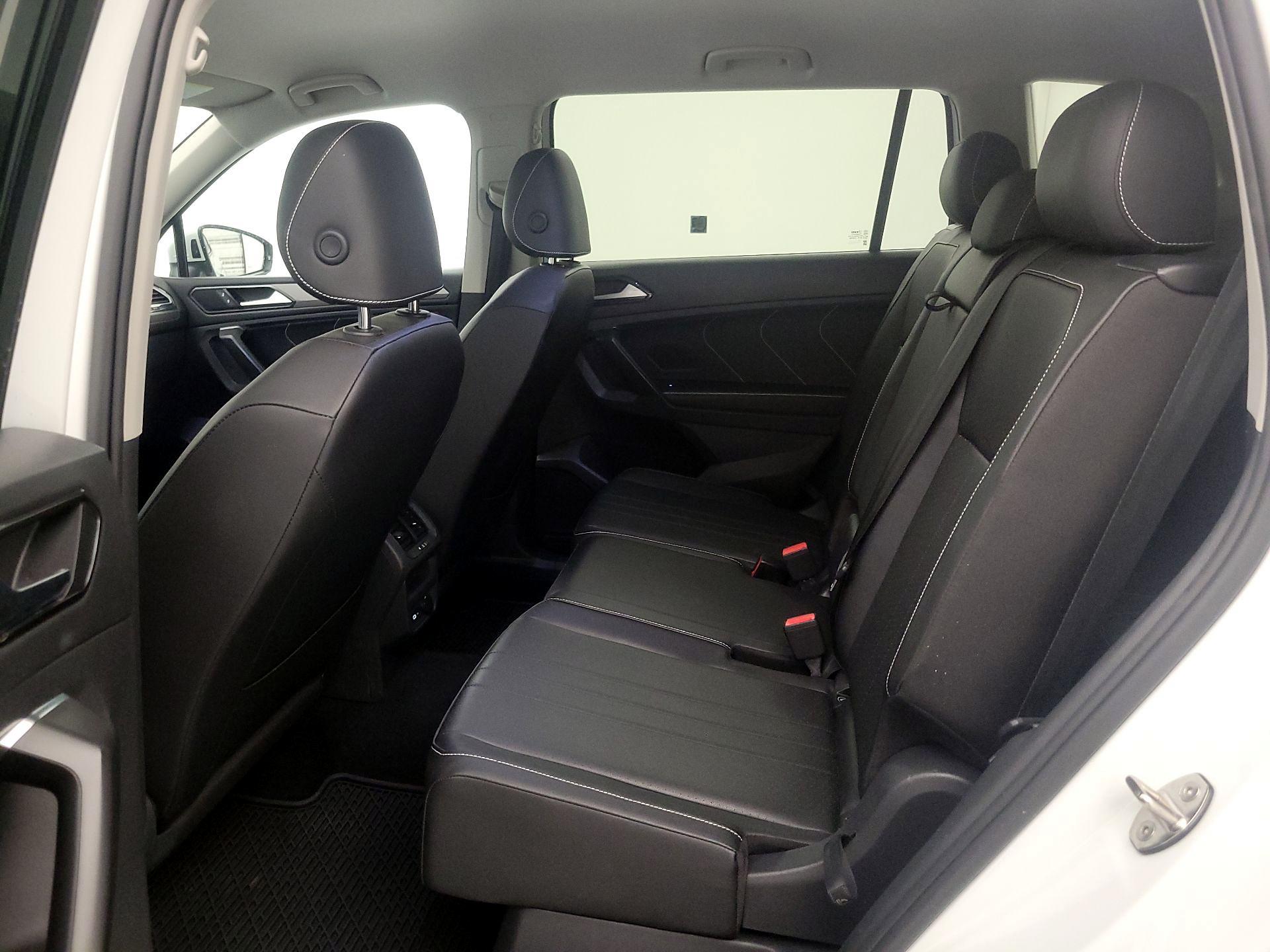 Thumbnail: 2023 Volkswagen Tiguan - 19