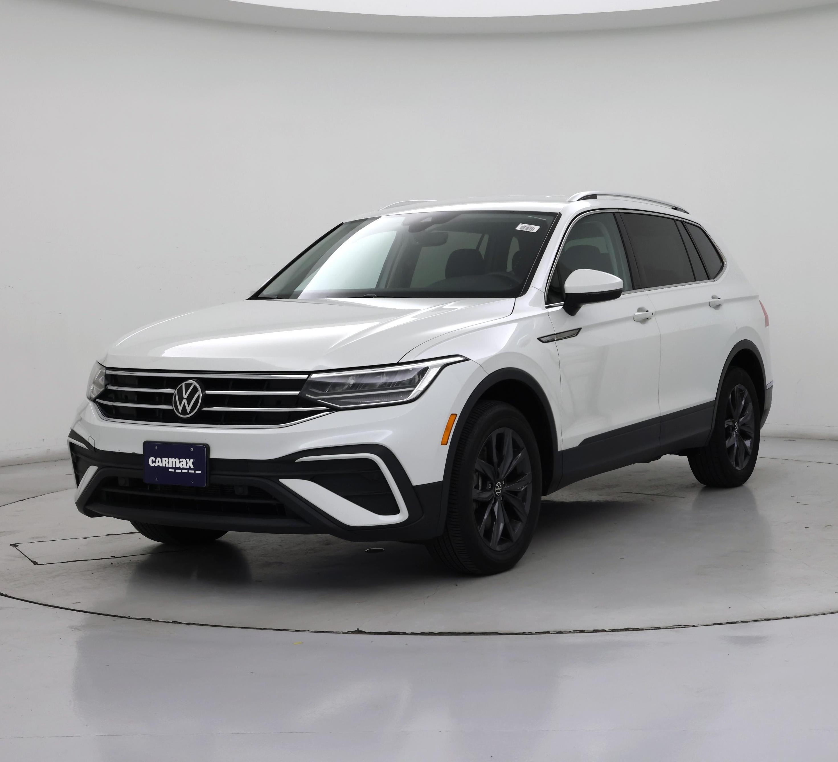 Thumbnail: 2023 Volkswagen Tiguan - 4