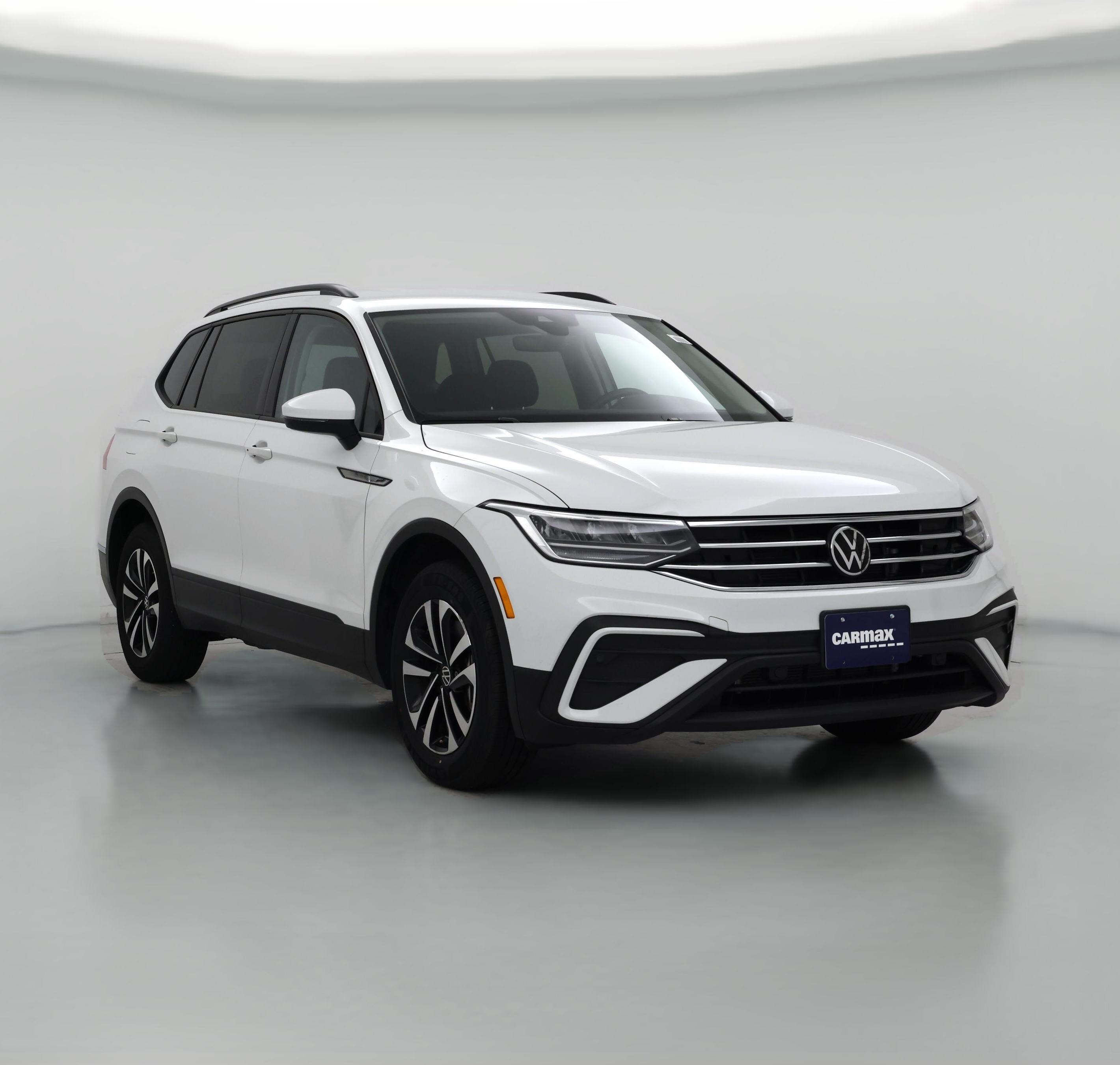 Thumbnail: 2023 Volkswagen Tiguan - 1