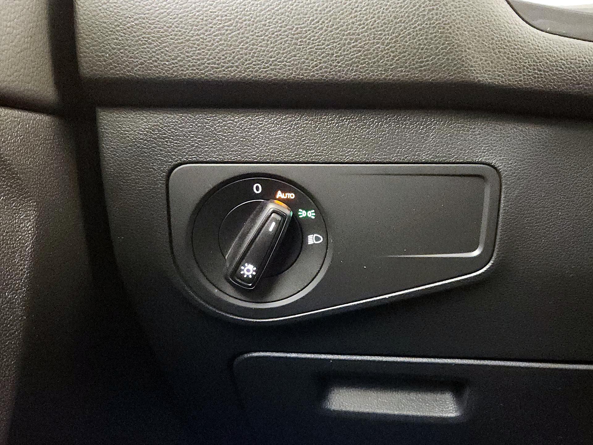 Thumbnail: 2023 Volkswagen Tiguan - 13