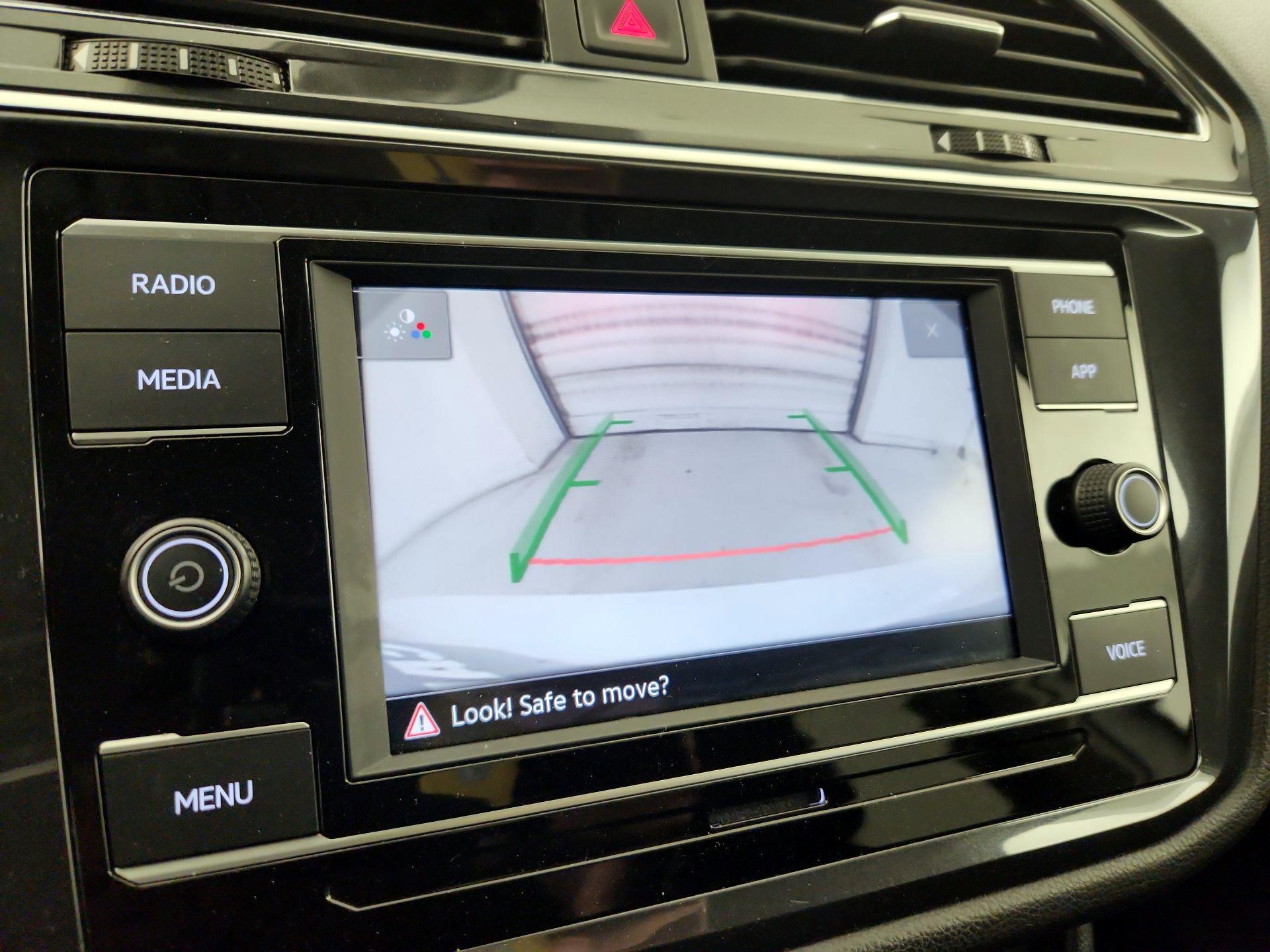 Thumbnail: 2023 Volkswagen Tiguan - 14