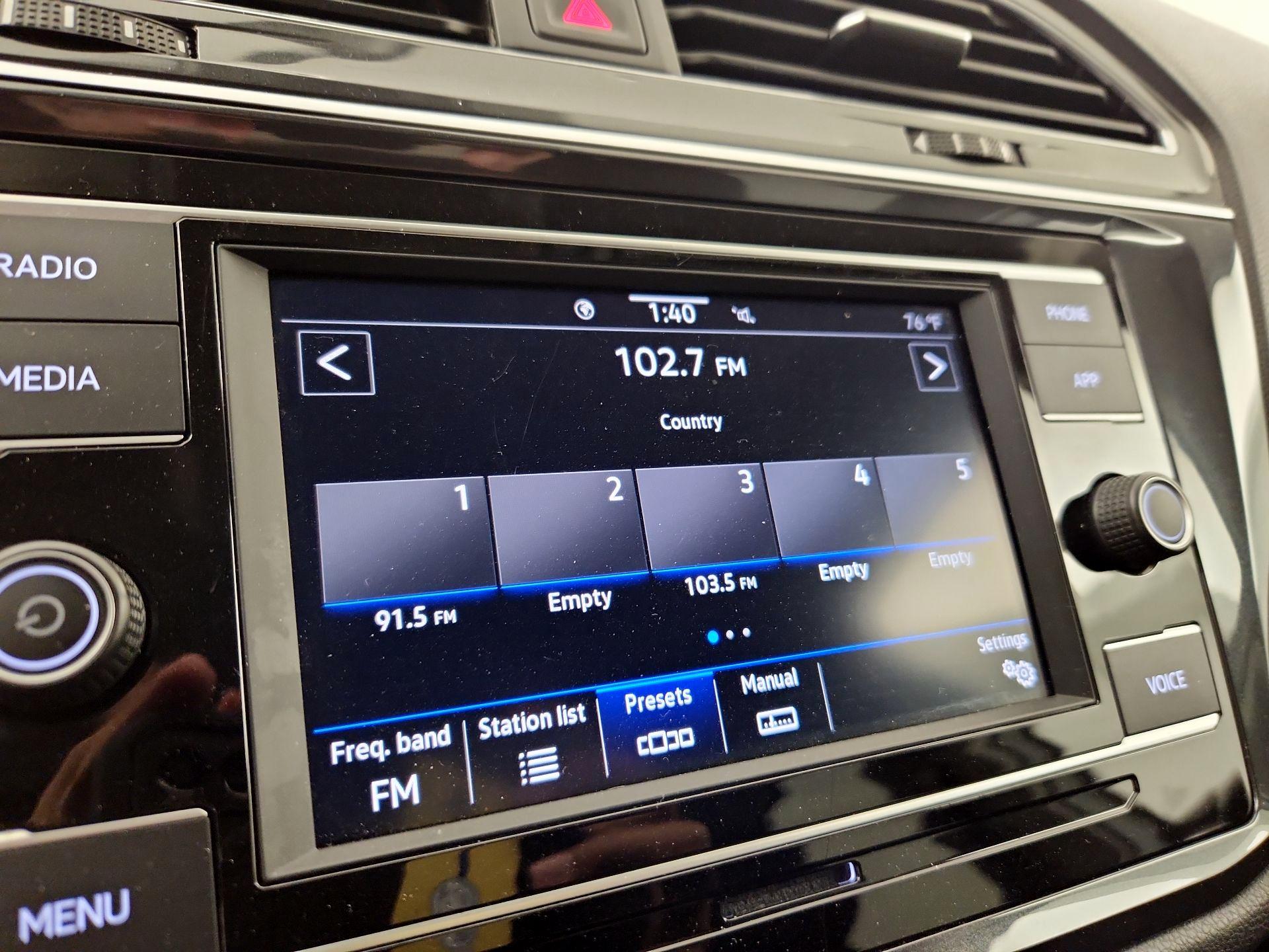 Thumbnail: 2023 Volkswagen Tiguan - 15