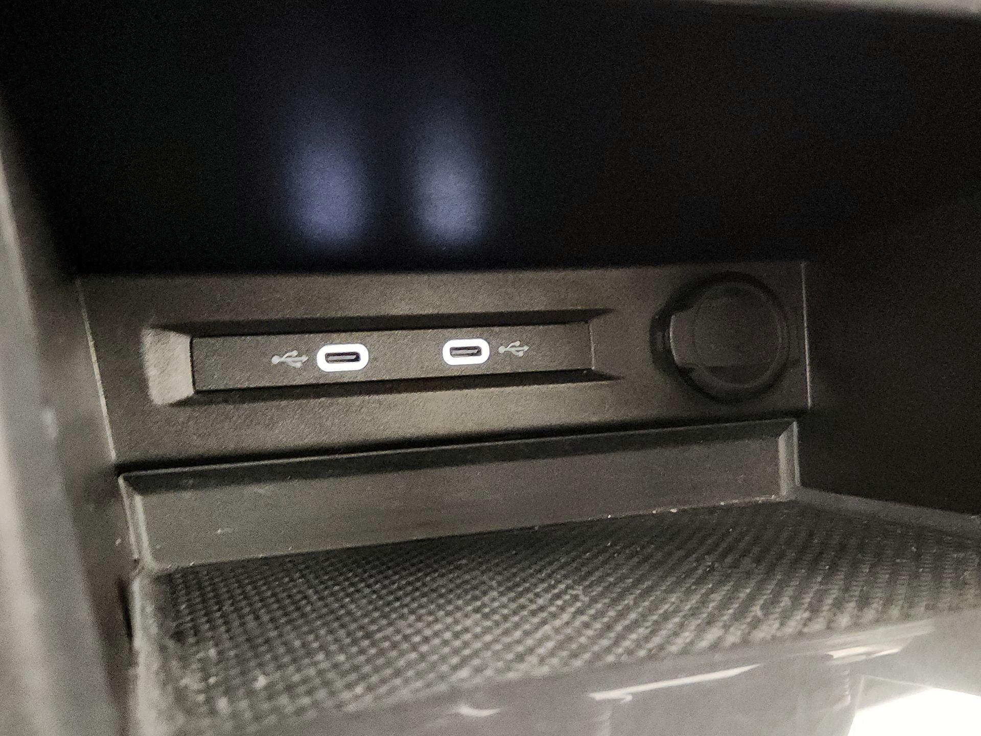 Thumbnail: 2023 Volkswagen Tiguan - 18