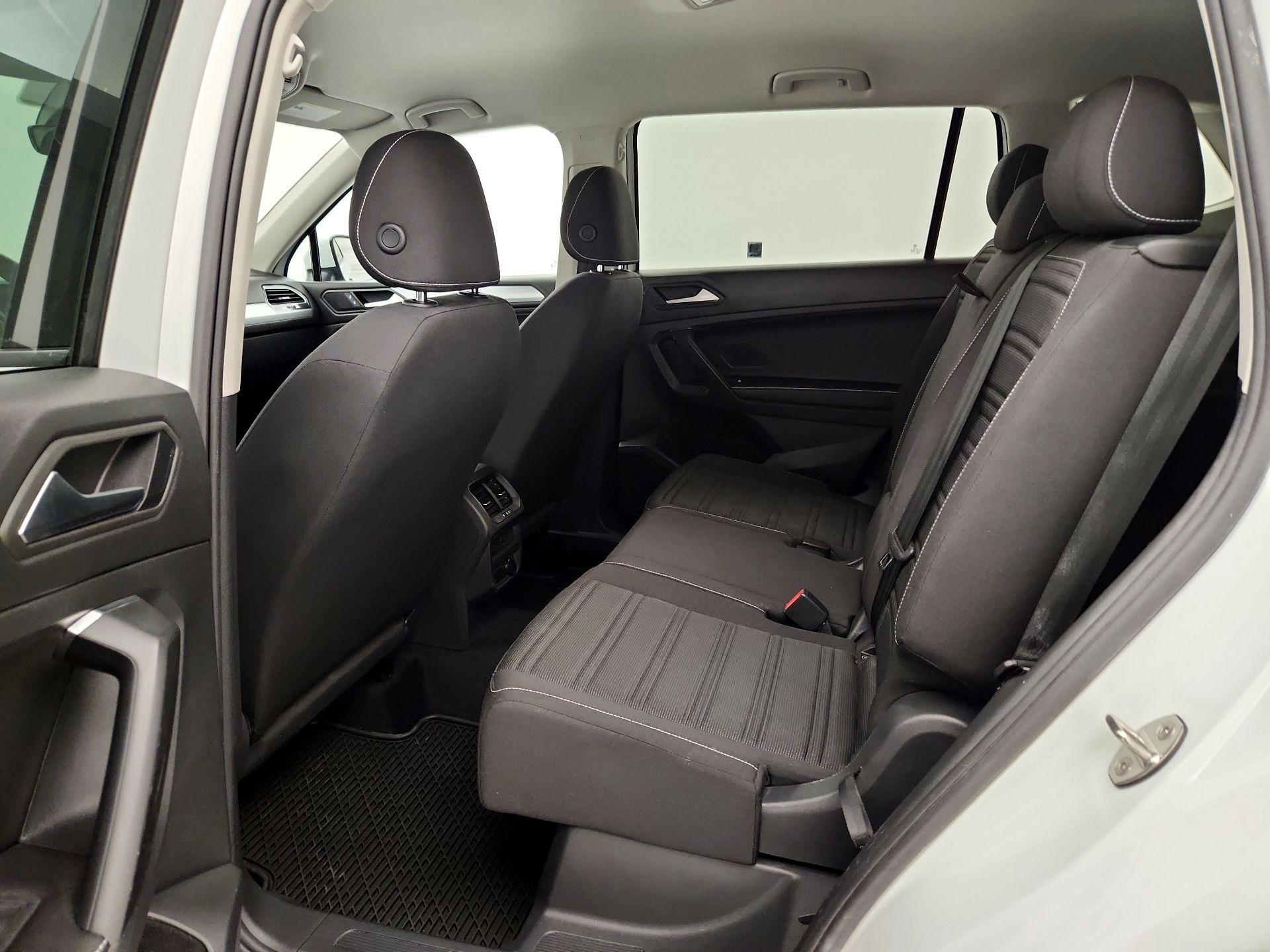 Thumbnail: 2023 Volkswagen Tiguan - 19