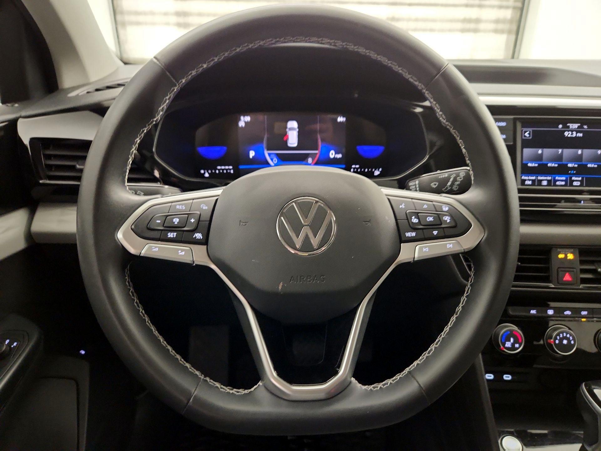 Thumbnail: 2023 Volkswagen Taos - 10