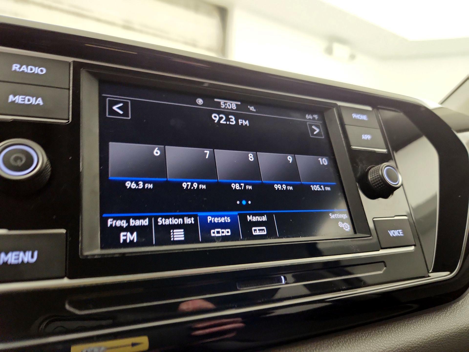 Thumbnail: 2023 Volkswagen Taos - 15