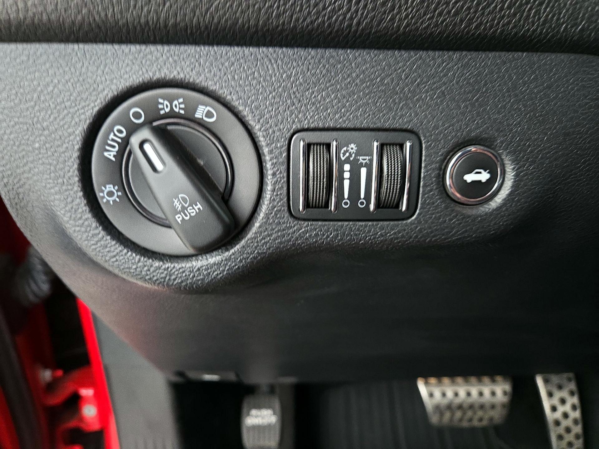 Thumbnail: 2016 Dodge Challenger - 13