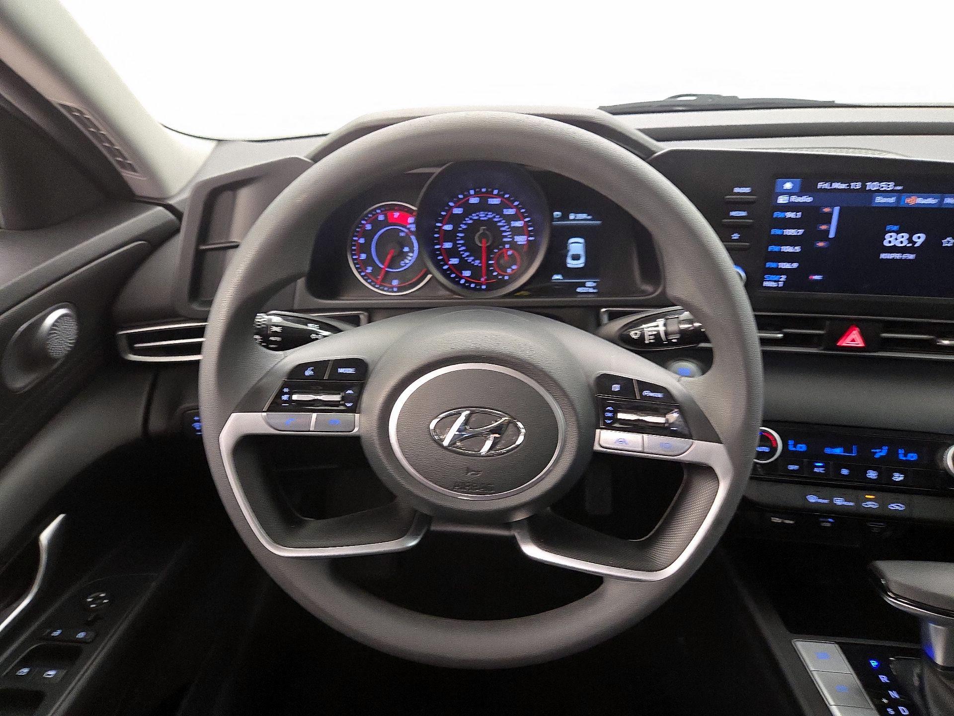 Thumbnail: 2022 Hyundai Elantra - 10