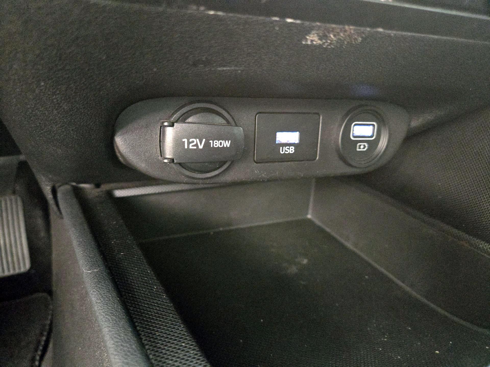 Thumbnail: 2022 Hyundai Elantra - 18