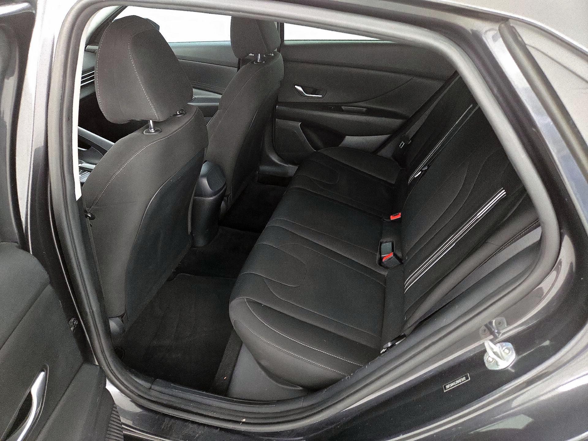 Thumbnail: 2022 Hyundai Elantra - 19