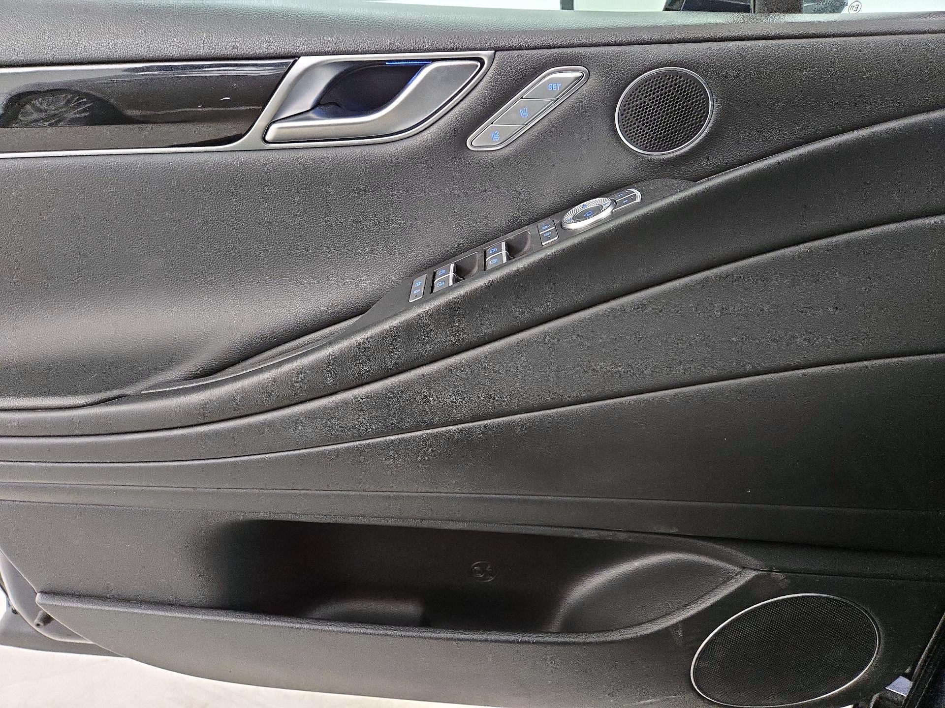 Thumbnail: 2023 Genesis G80 - 12