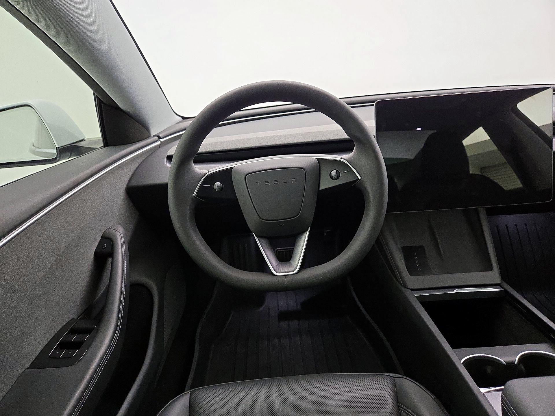 Thumbnail: 2025 Tesla Model 3 - 10