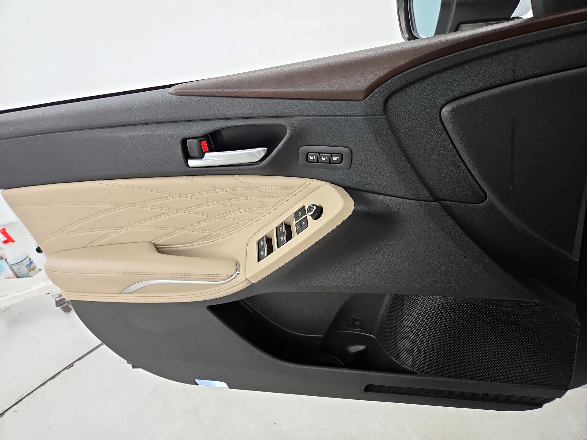 Thumbnail: 2019 Toyota Avalon - 12