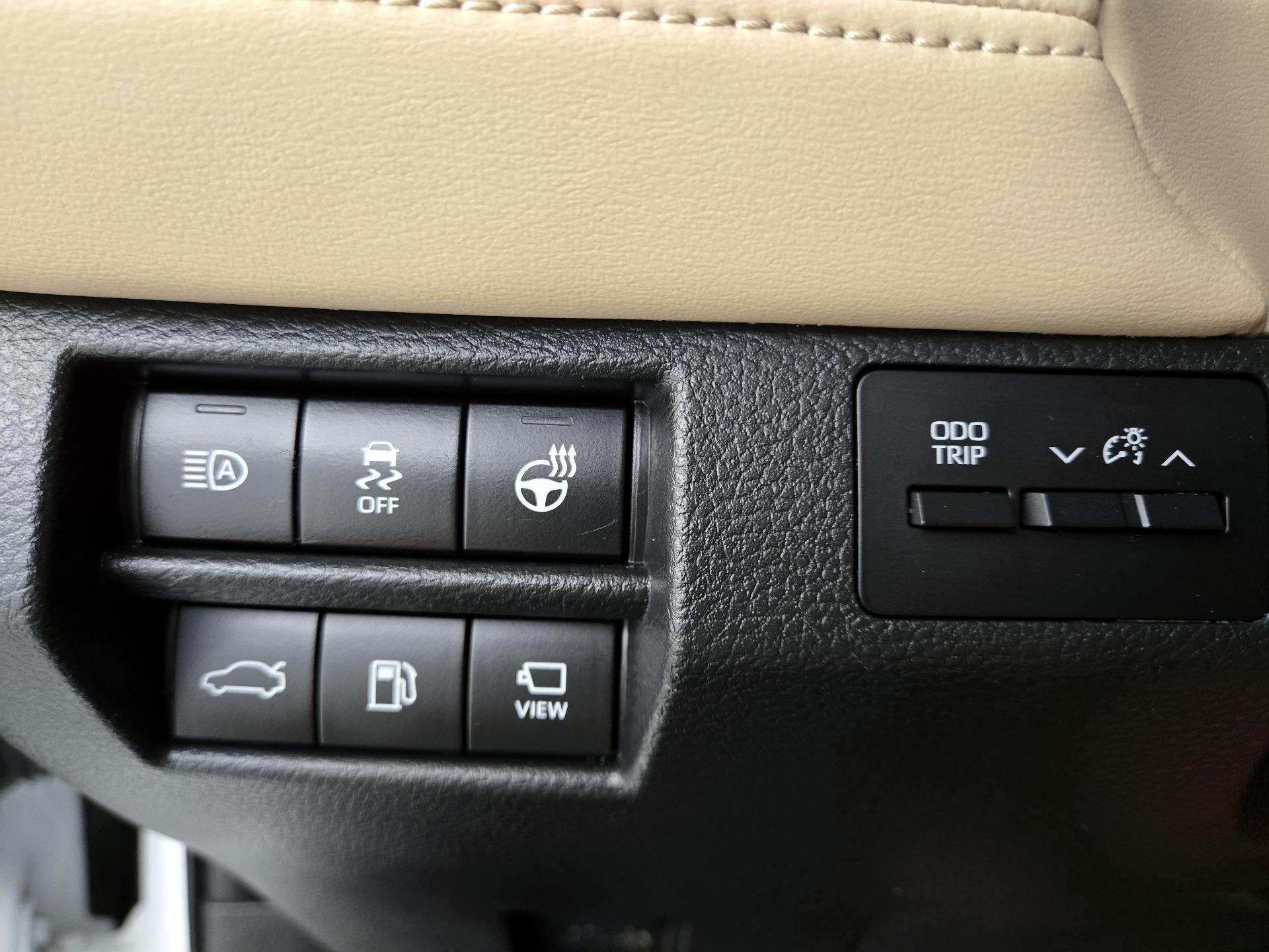 Thumbnail: 2019 Toyota Avalon - 13