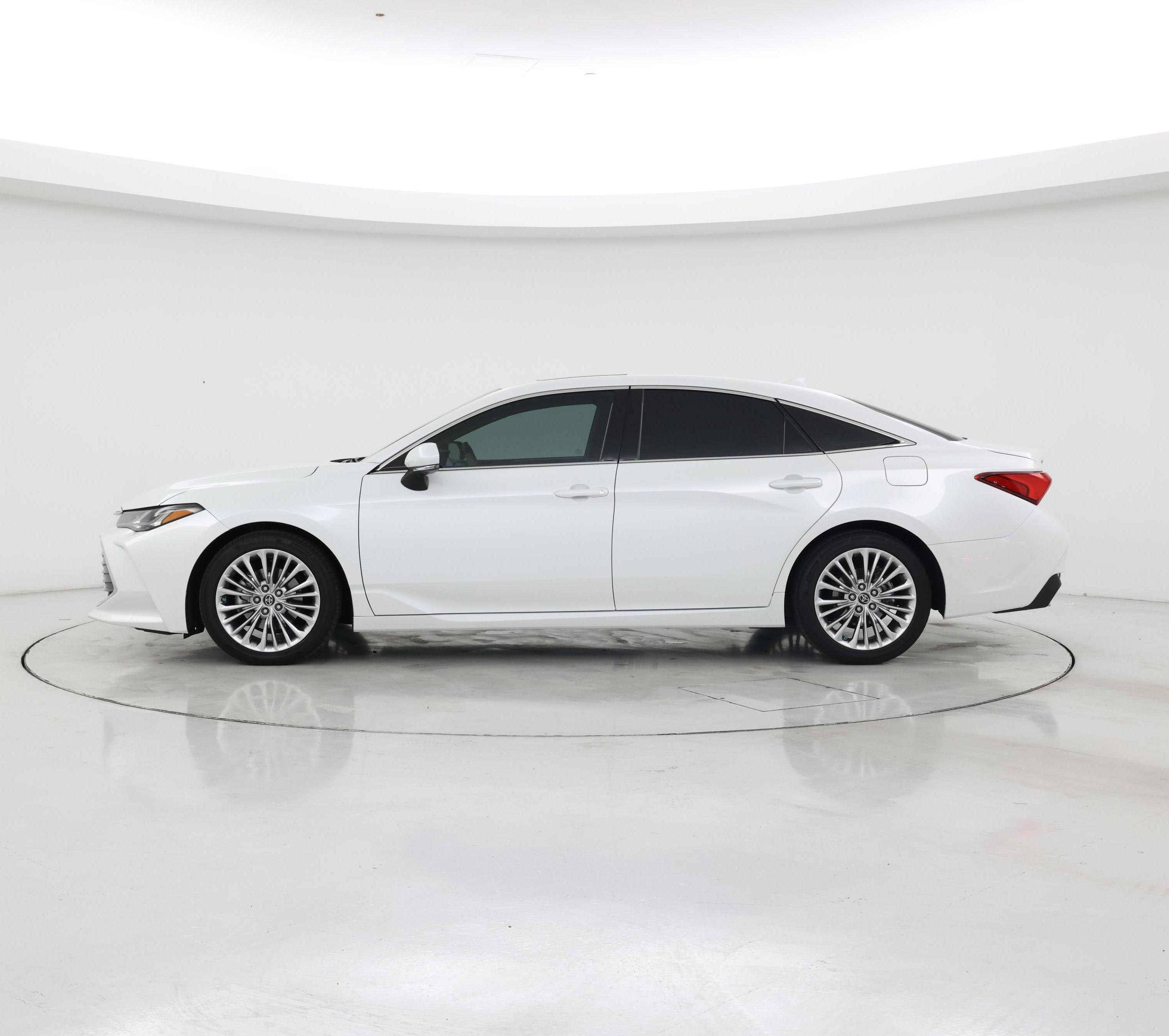 Thumbnail: 2019 Toyota Avalon - 3