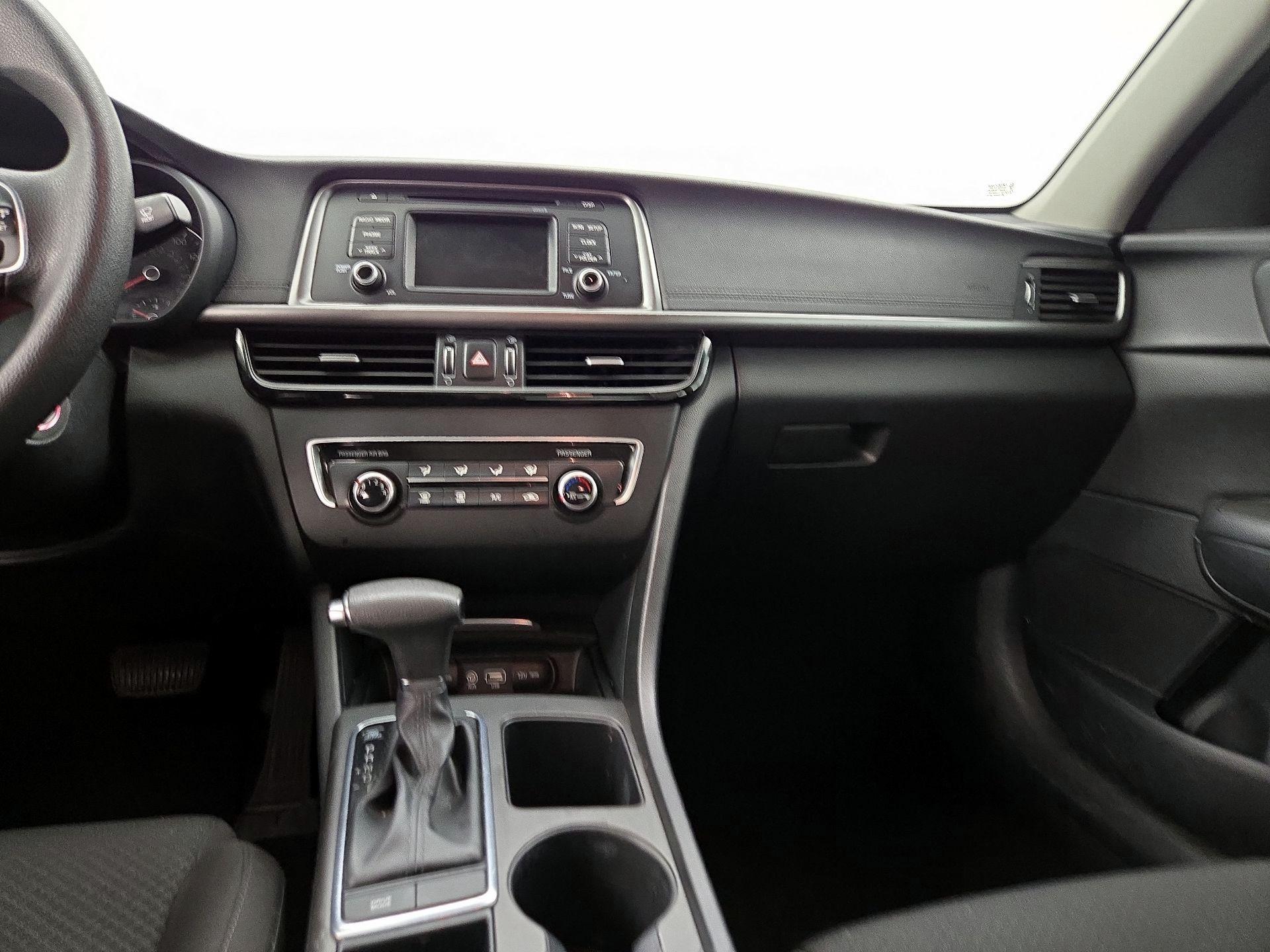 Thumbnail: 2016 Kia Optima - 9