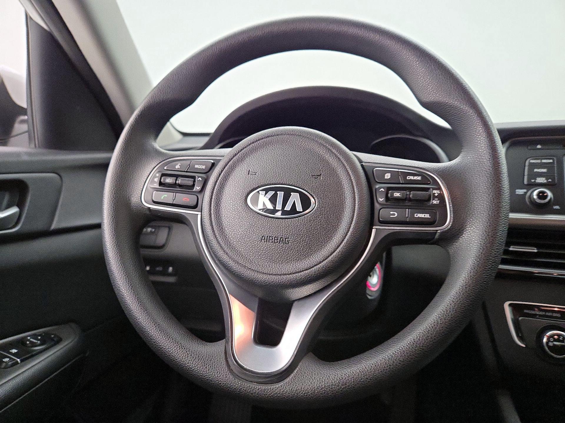 Thumbnail: 2016 Kia Optima - 10