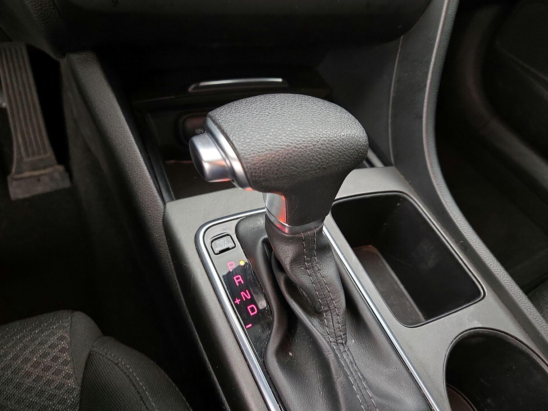 Thumbnail: 2016 Kia Optima - 17