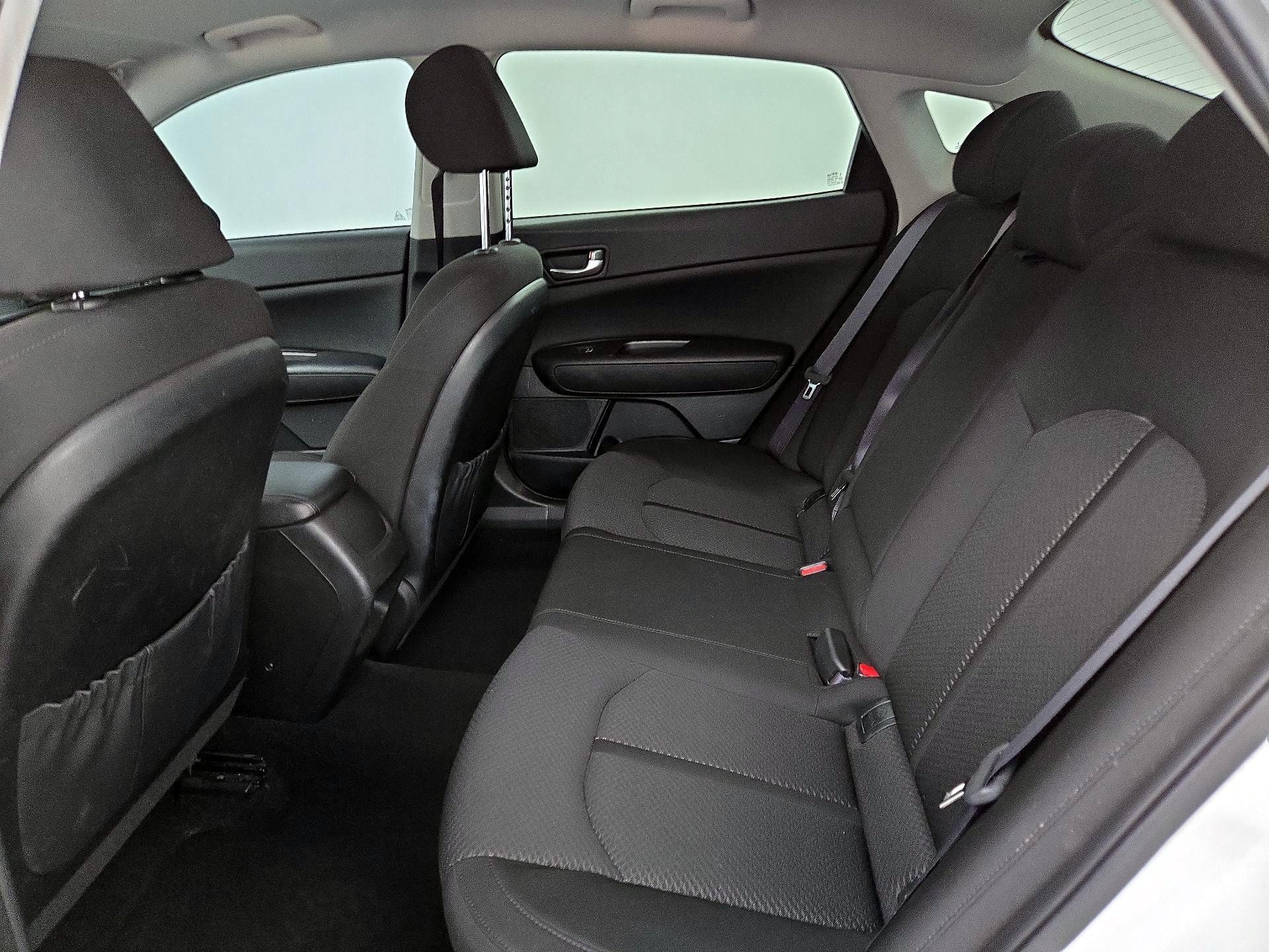 Thumbnail: 2016 Kia Optima - 19