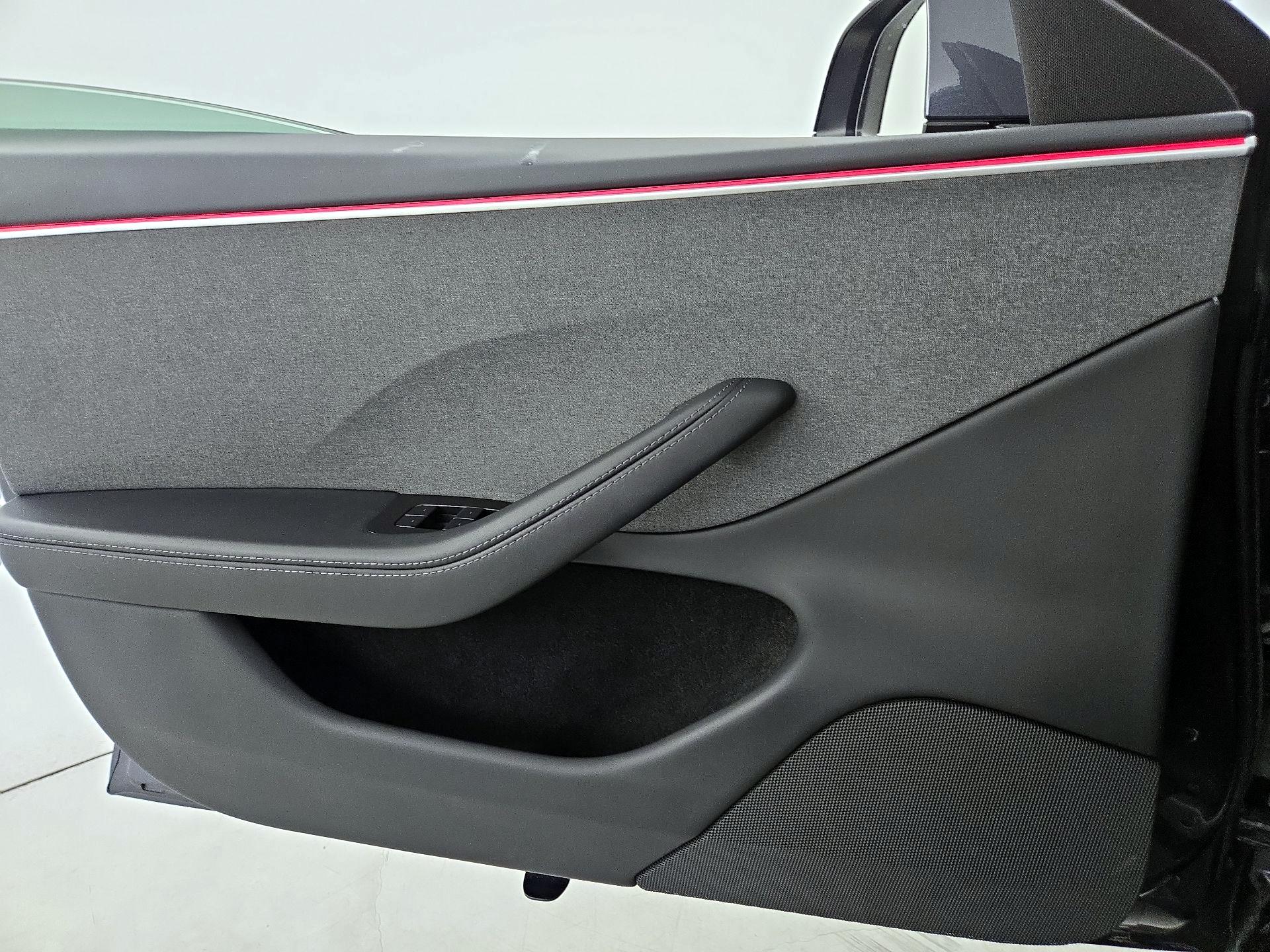 Thumbnail: 2025 Tesla Model 3 - 12