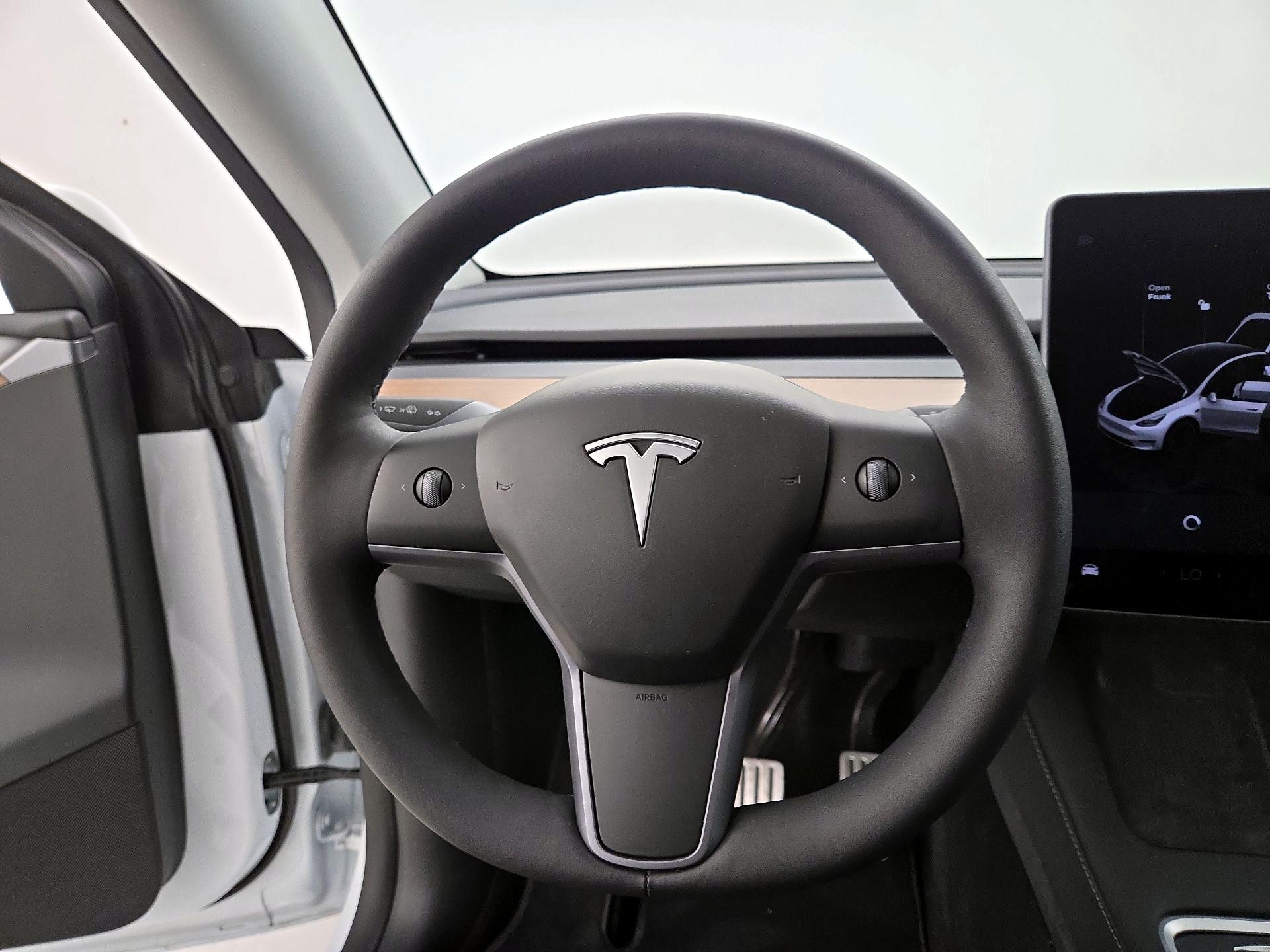 Thumbnail: 2023 Tesla Model Y - 10