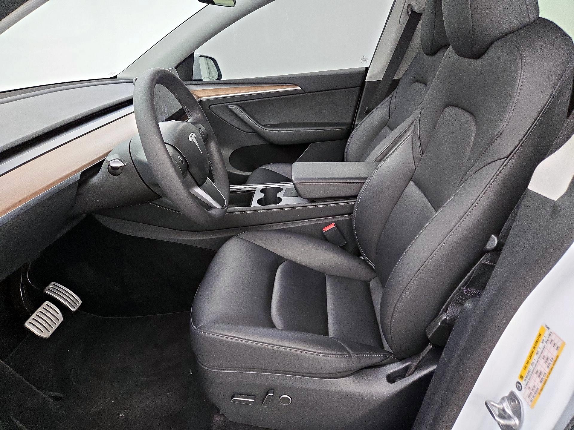 Thumbnail: 2023 Tesla Model Y - 11