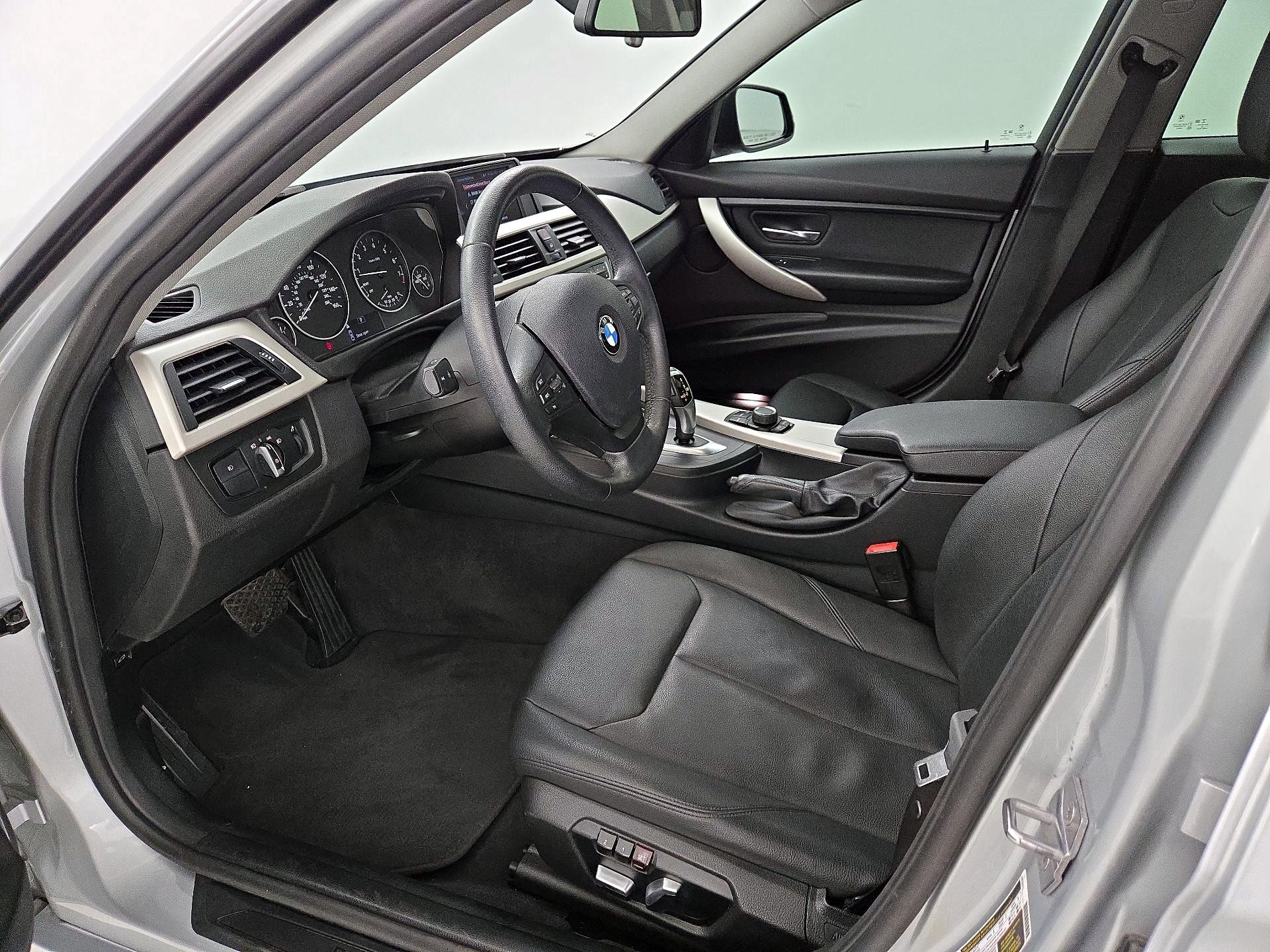 Thumbnail: 2018 BMW 3 Series - 11