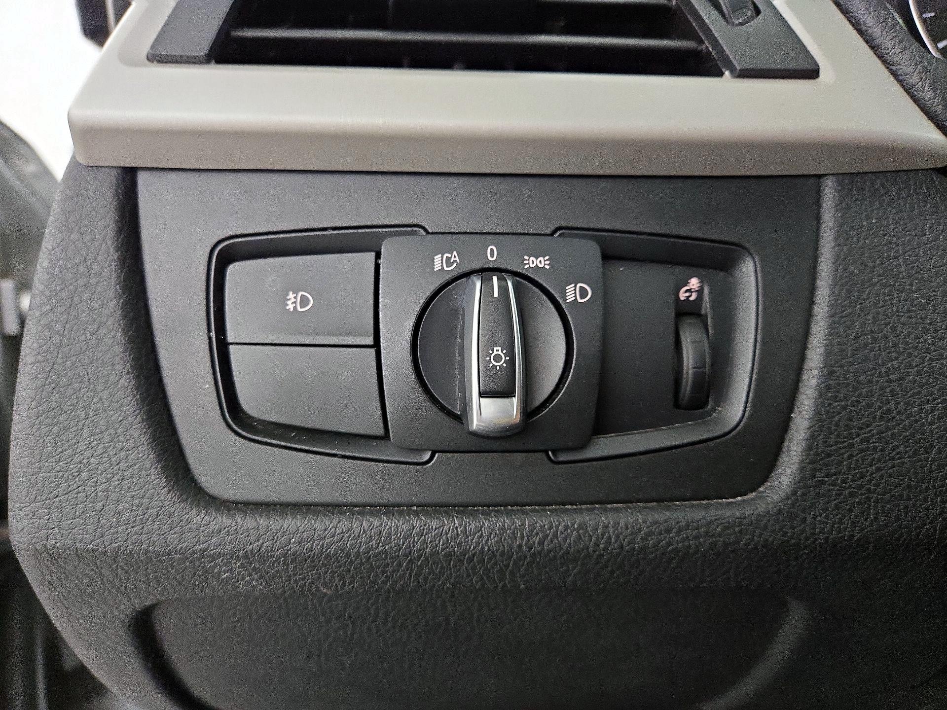 Thumbnail: 2018 BMW 3 Series - 13