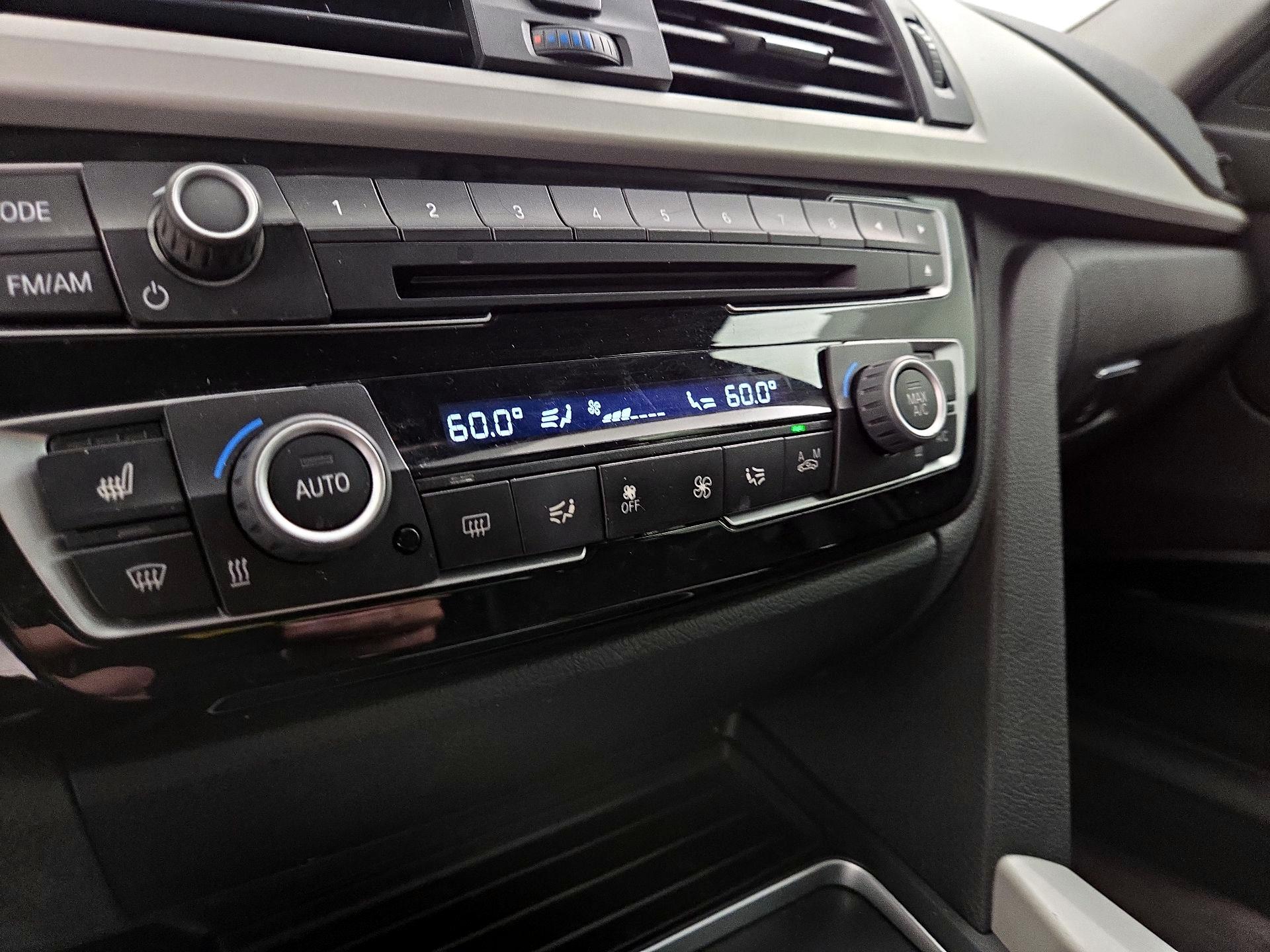 Thumbnail: 2018 BMW 3 Series - 16