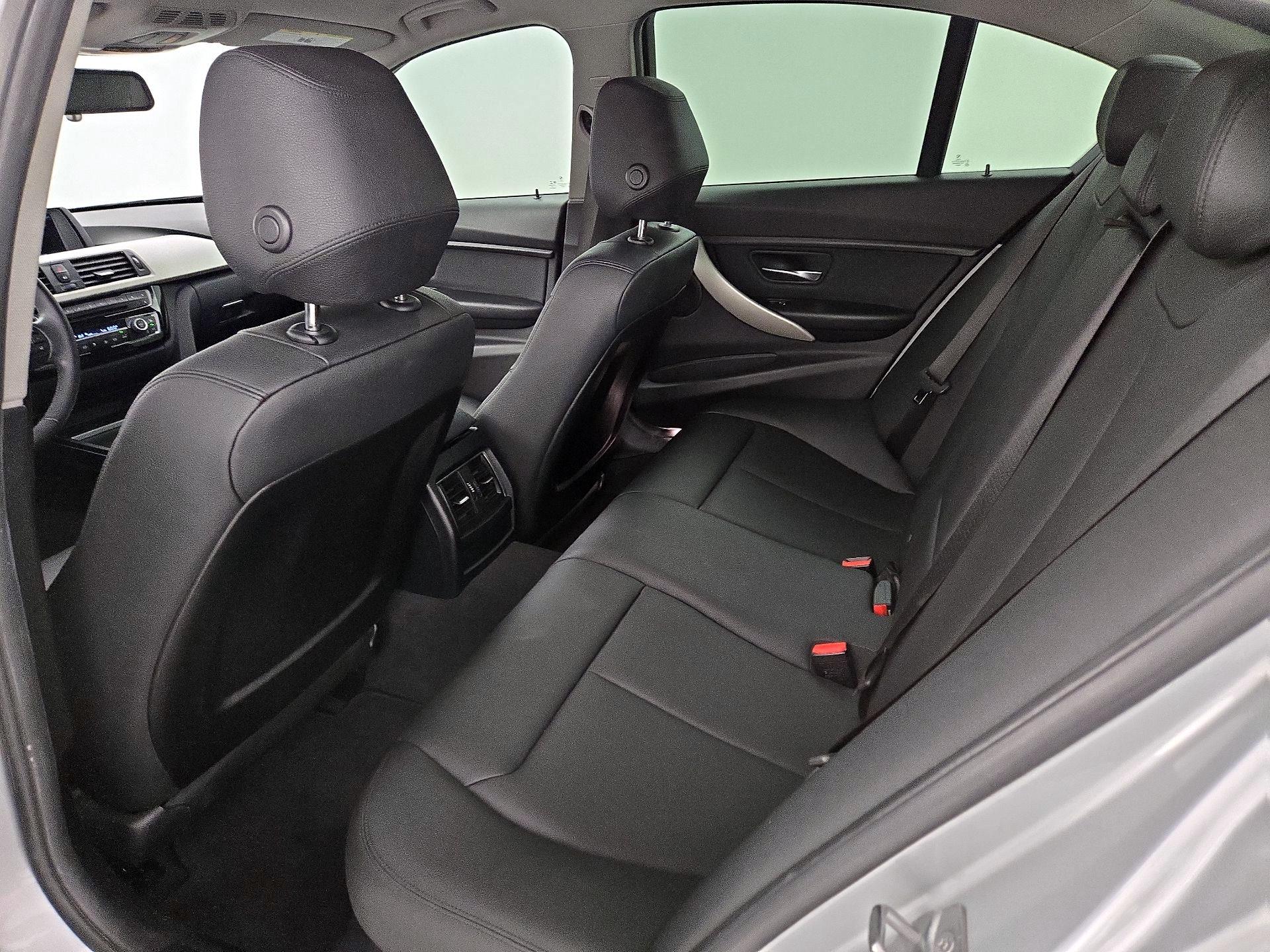 Thumbnail: 2018 BMW 3 Series - 18