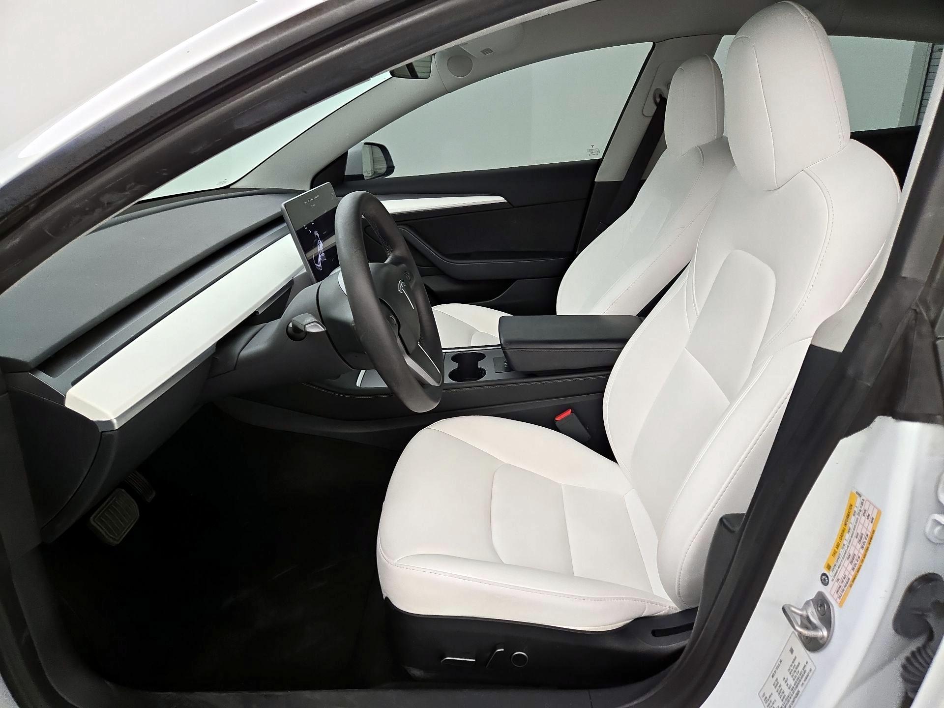 Thumbnail: 2023 Tesla Model 3 - 11