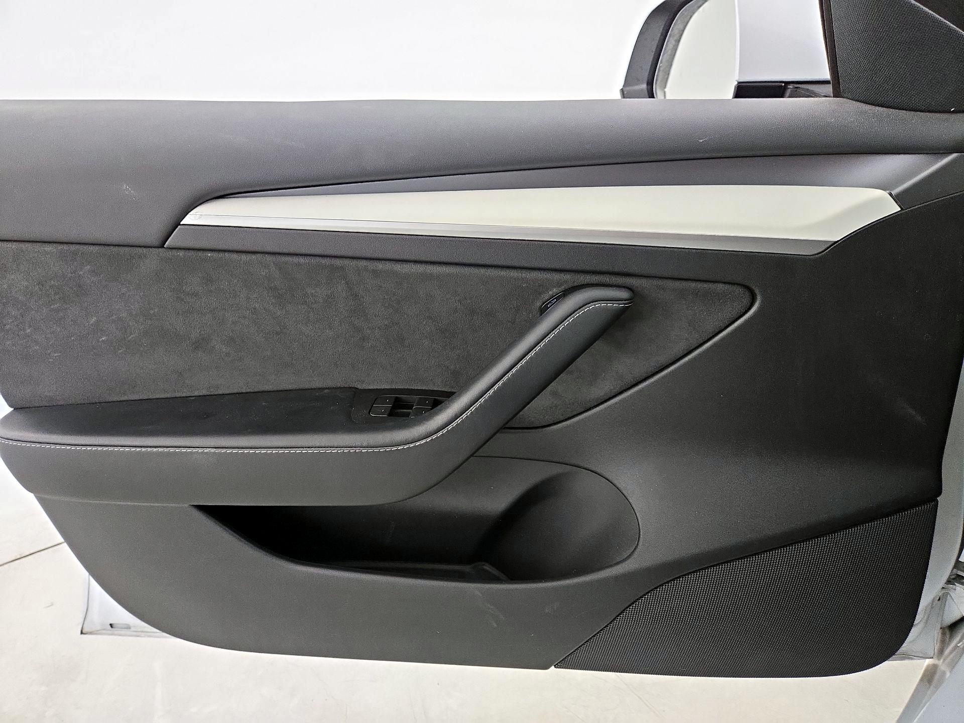 Thumbnail: 2023 Tesla Model 3 - 12