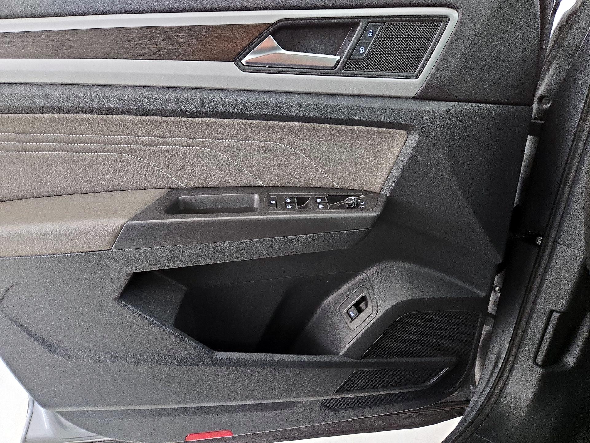 Thumbnail: 2022 Volkswagen Atlas - 12