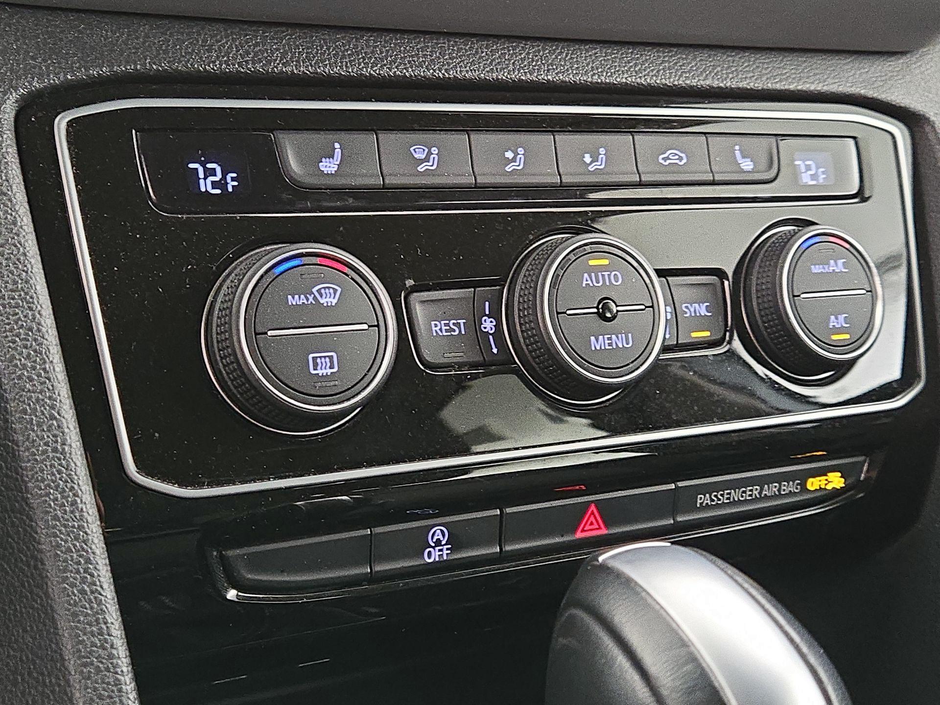 Thumbnail: 2022 Volkswagen Atlas - 16