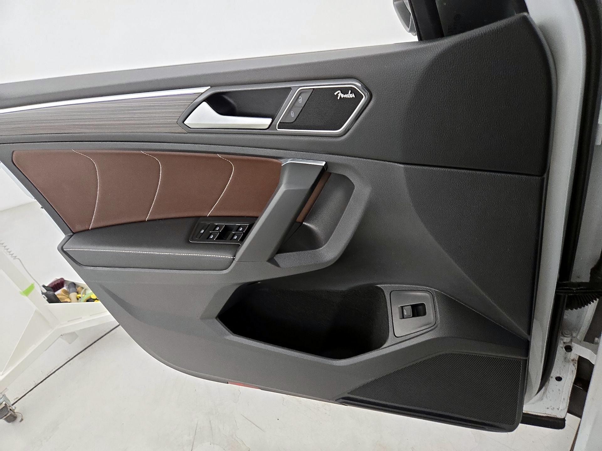 Thumbnail: 2022 Volkswagen Tiguan - 12