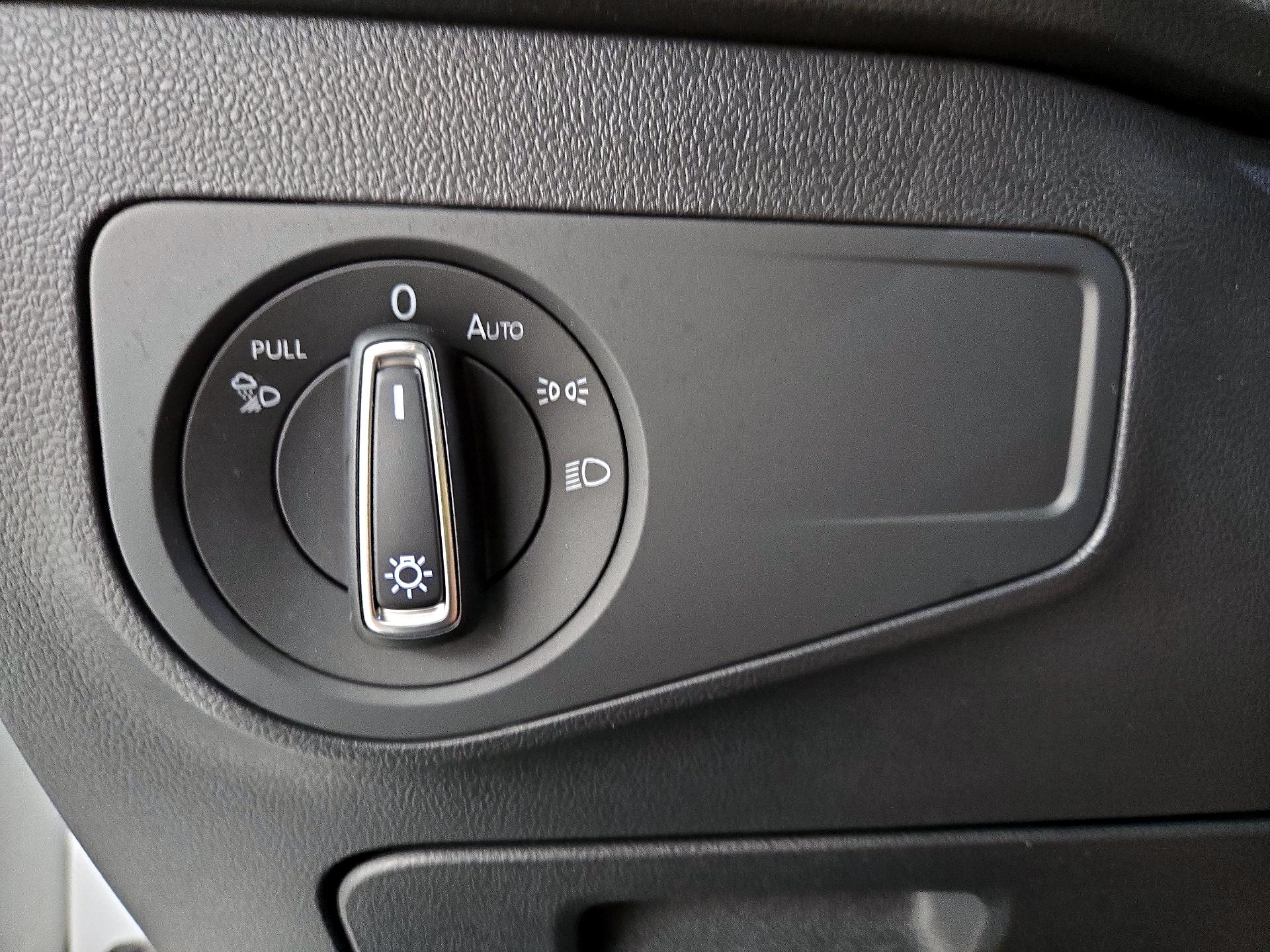 Thumbnail: 2022 Volkswagen Tiguan - 13